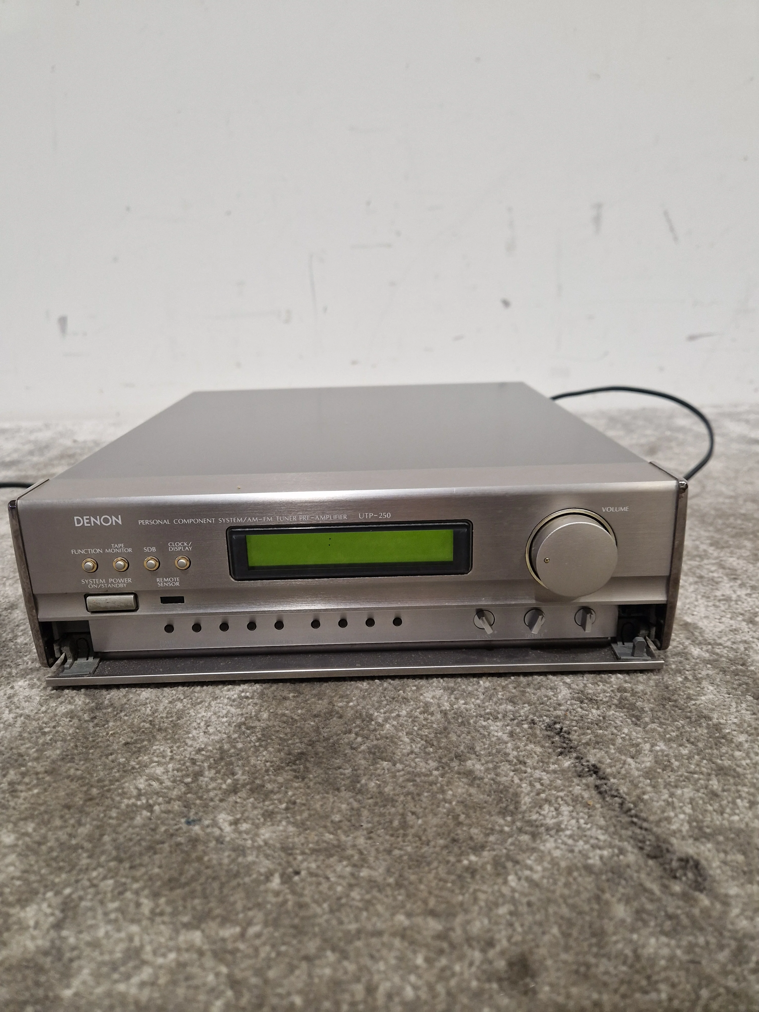 Denon UTP-250 - AM/FM Tuner Pre-Amplifier - Silver - Good - Image 15