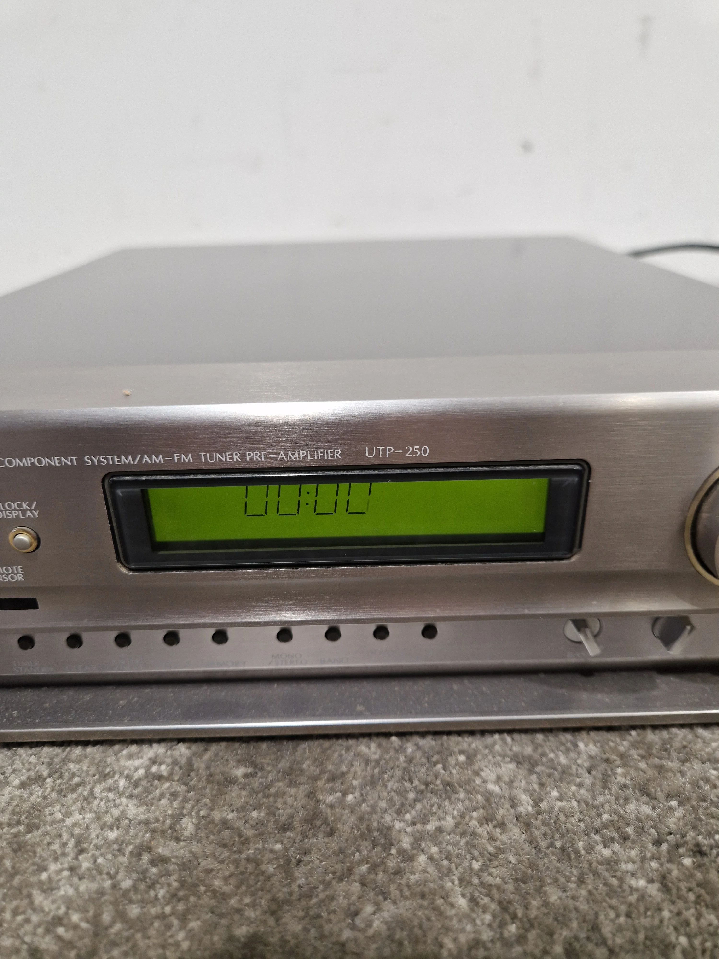 Denon UTP-250 - AM/FM Tuner Pre-Amplifier - Silver - Good - Image 16