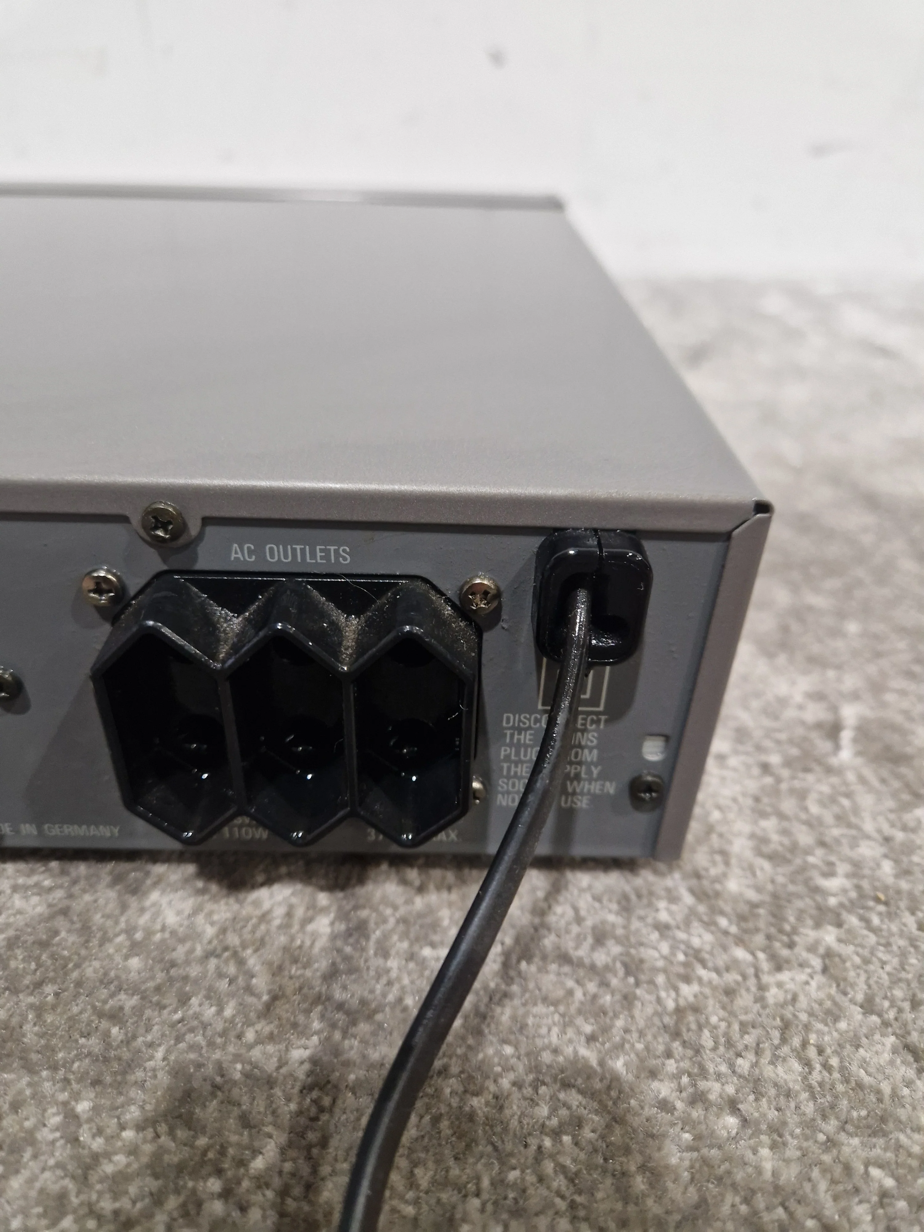 Denon UTP-250 - AM/FM Tuner Pre-Amplifier - Silver - Good - Image 2