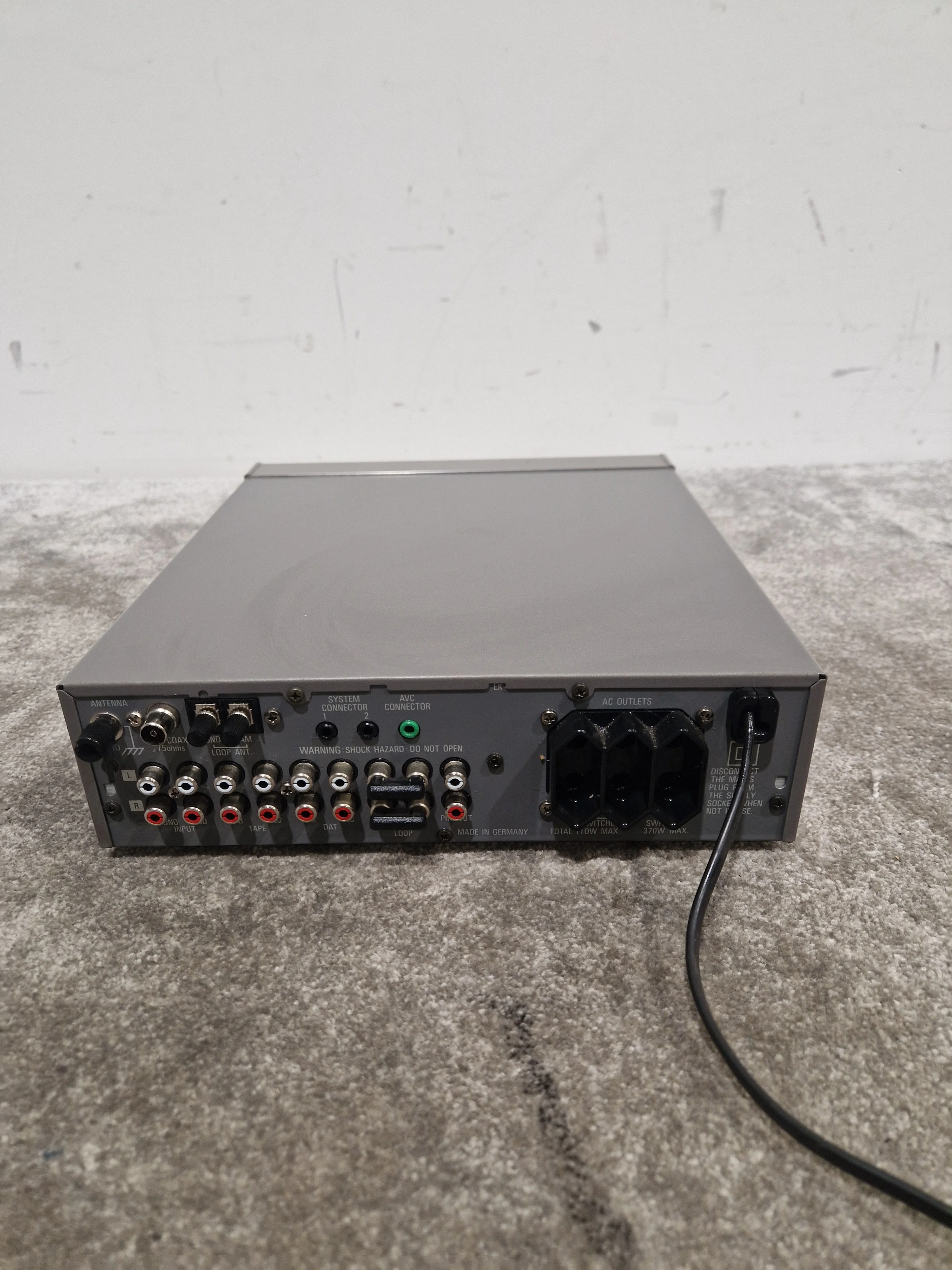 Denon UTP-250 - AM/FM Tuner Pre-Amplifier - Silver - Good - Image 8