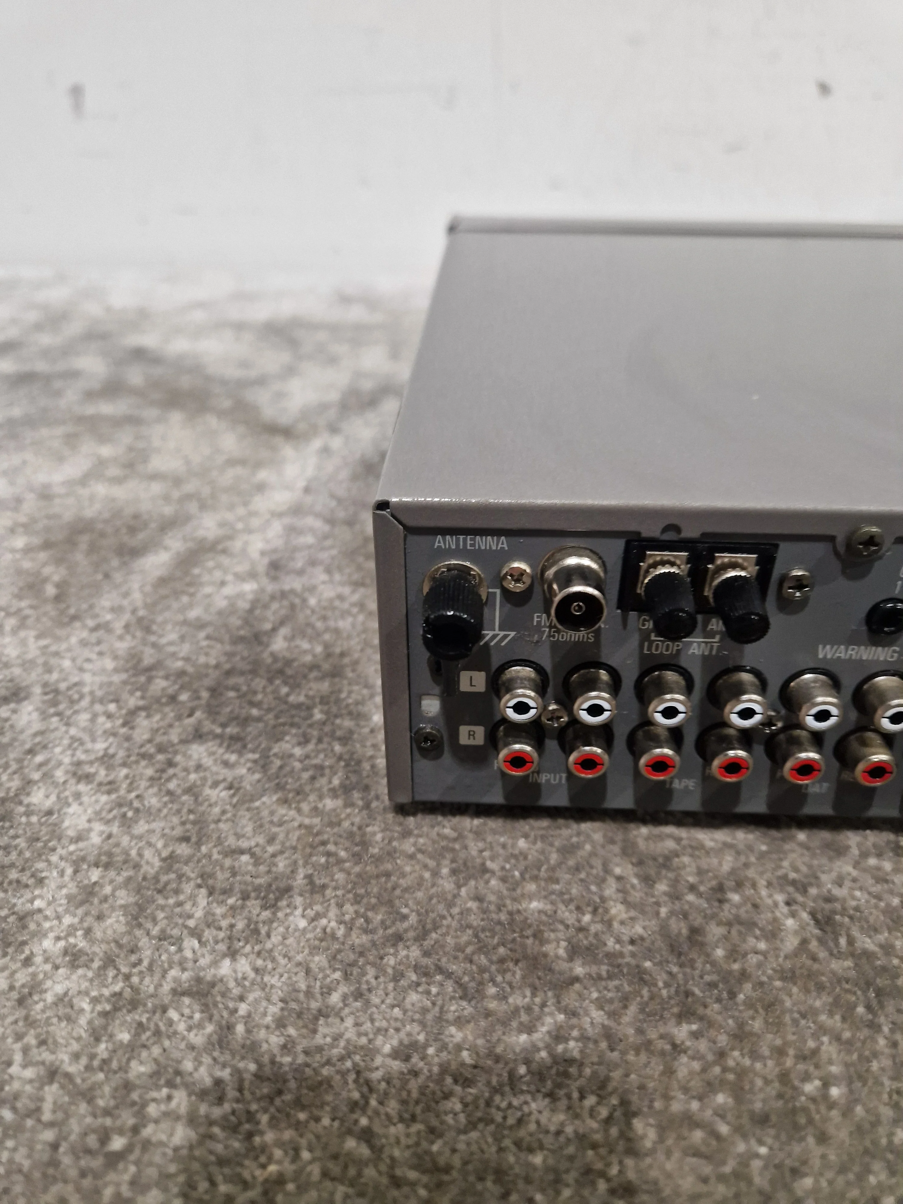Denon UTP-250 - AM/FM Tuner Pre-Amplifier - Silver - Good - Image 9