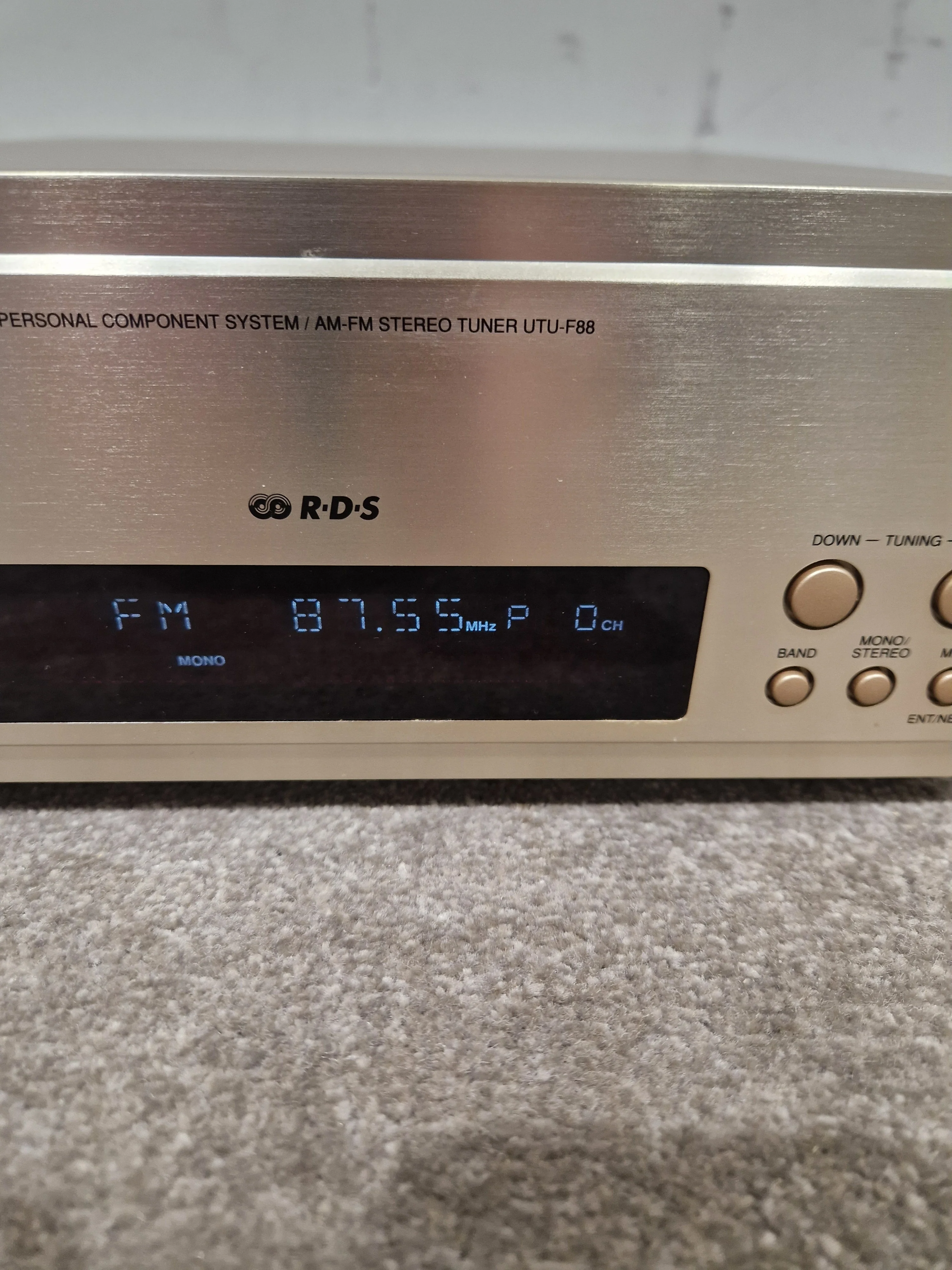 Denon UTU-F88 - AM/FM Tuner - Silver - Excellent - Image 3