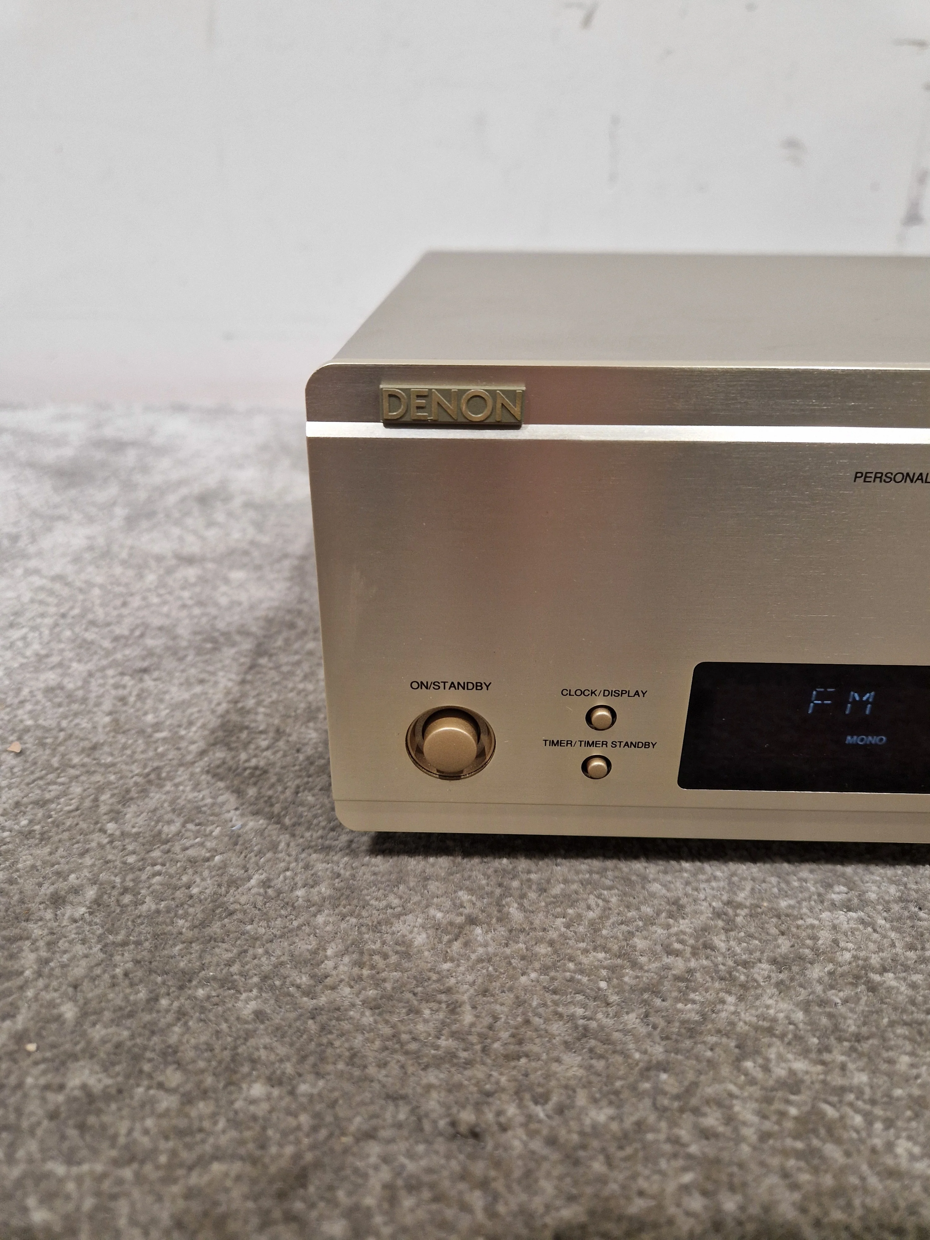 Denon UTU-F88 - AM/FM Tuner - Silver - Excellent - Image 4