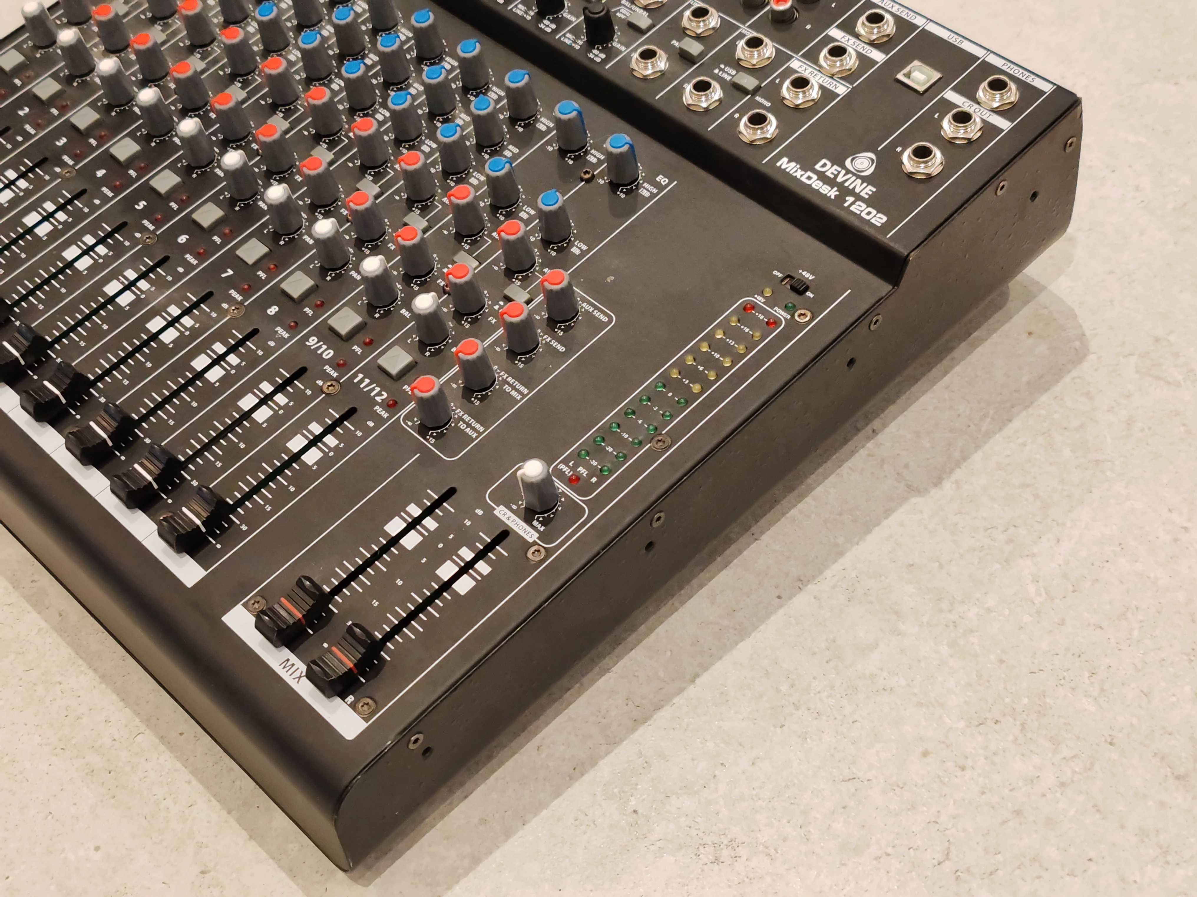 DEVINE MixDesk 1202 - Professional 12 Channel Mixer With Built in EQ - Image 3
