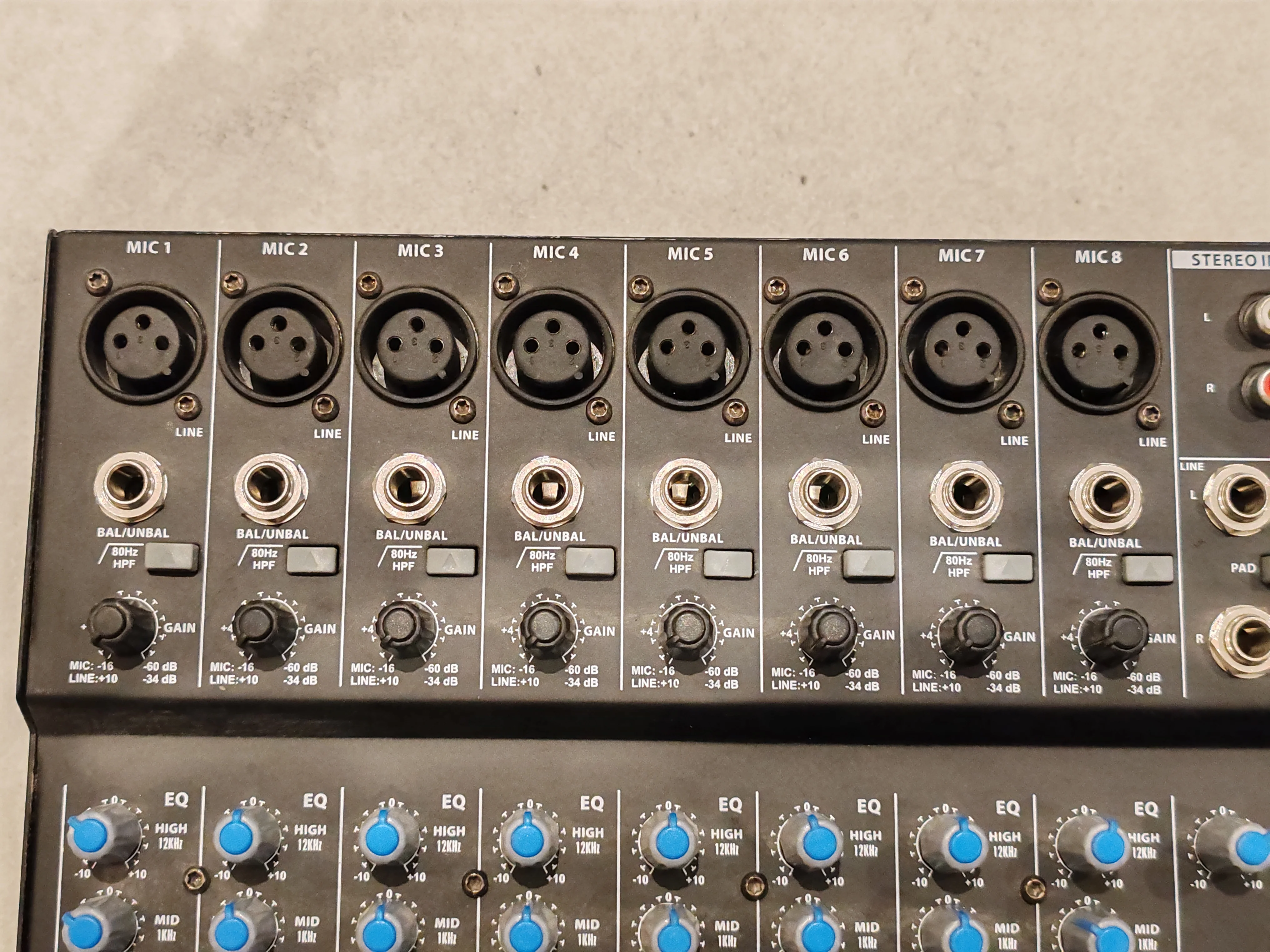 DEVINE MixDesk 1202 - Professional 12 Channel Mixer With Built in EQ - Image 5