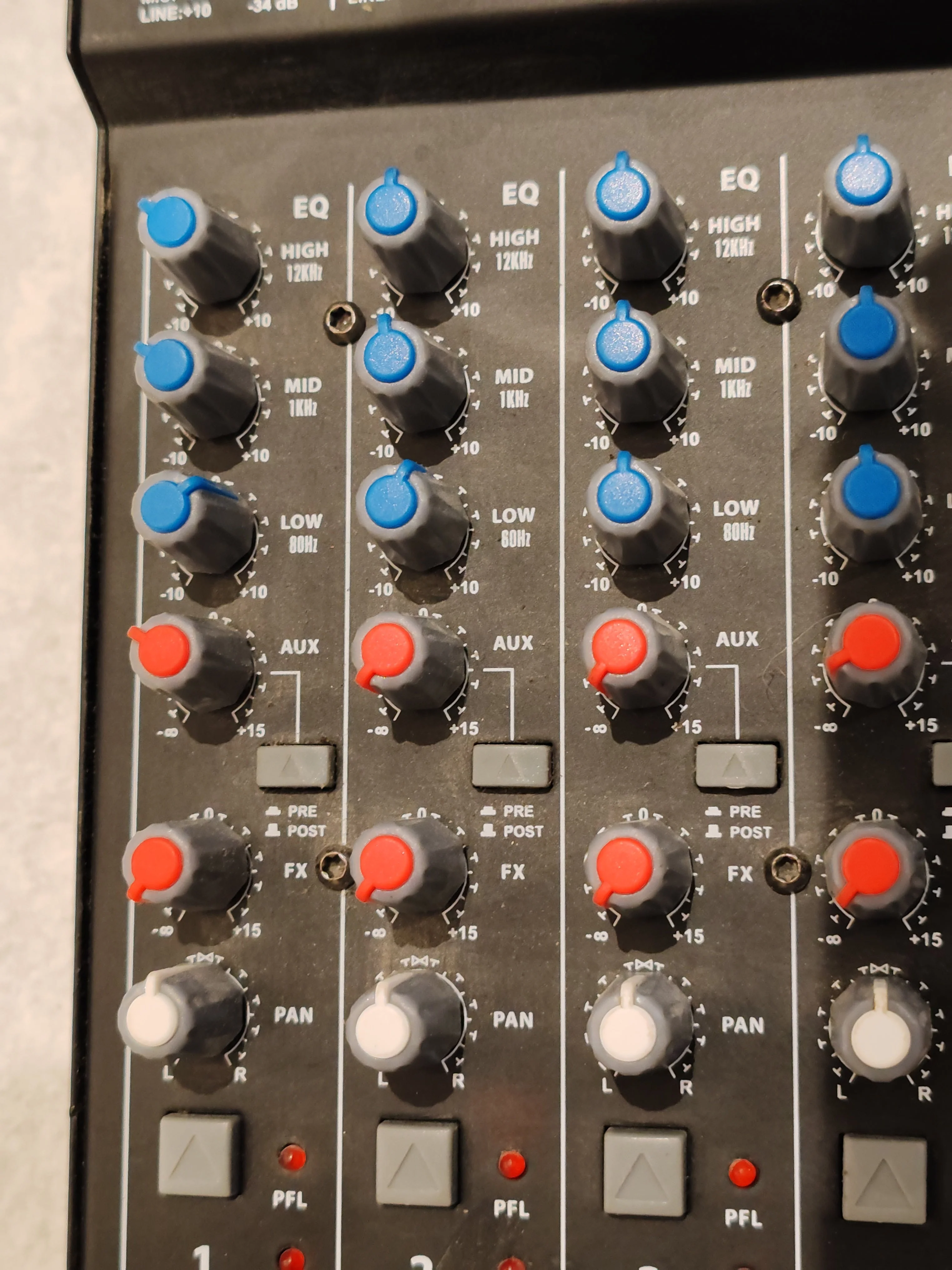 DEVINE MixDesk 1202 - Professional 12 Channel Mixer With Built in EQ - Image 7