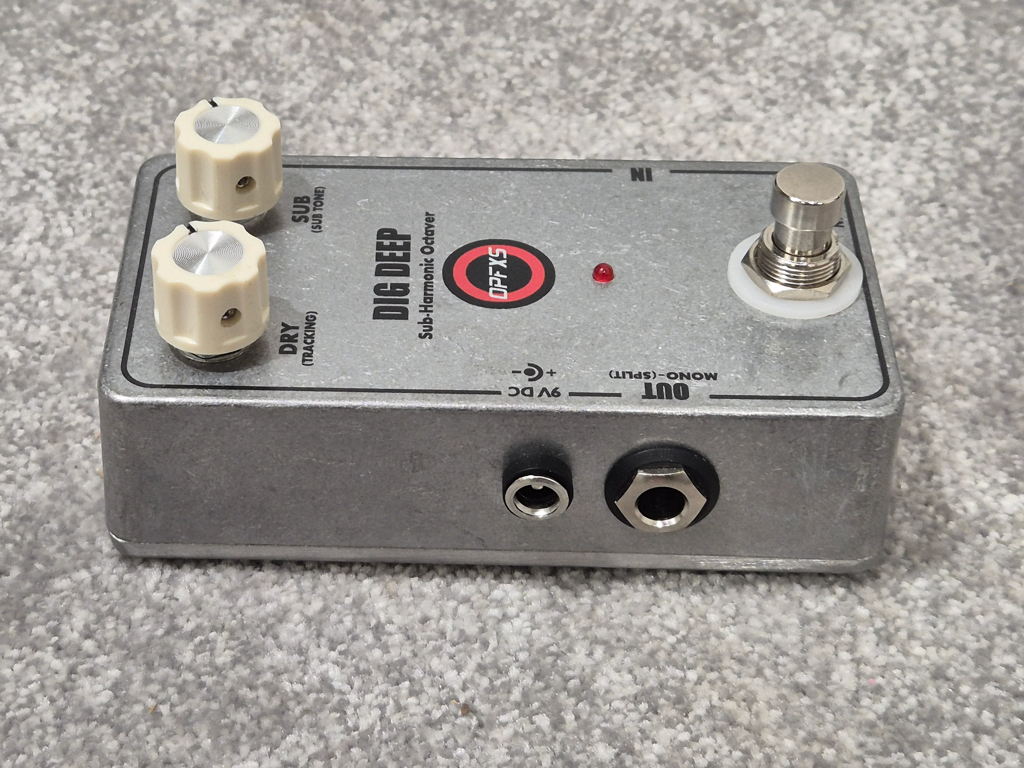 DIG DEEP Sub-Harmonic Octaver - Octave Down Pedal w/ Original Box - Image 4