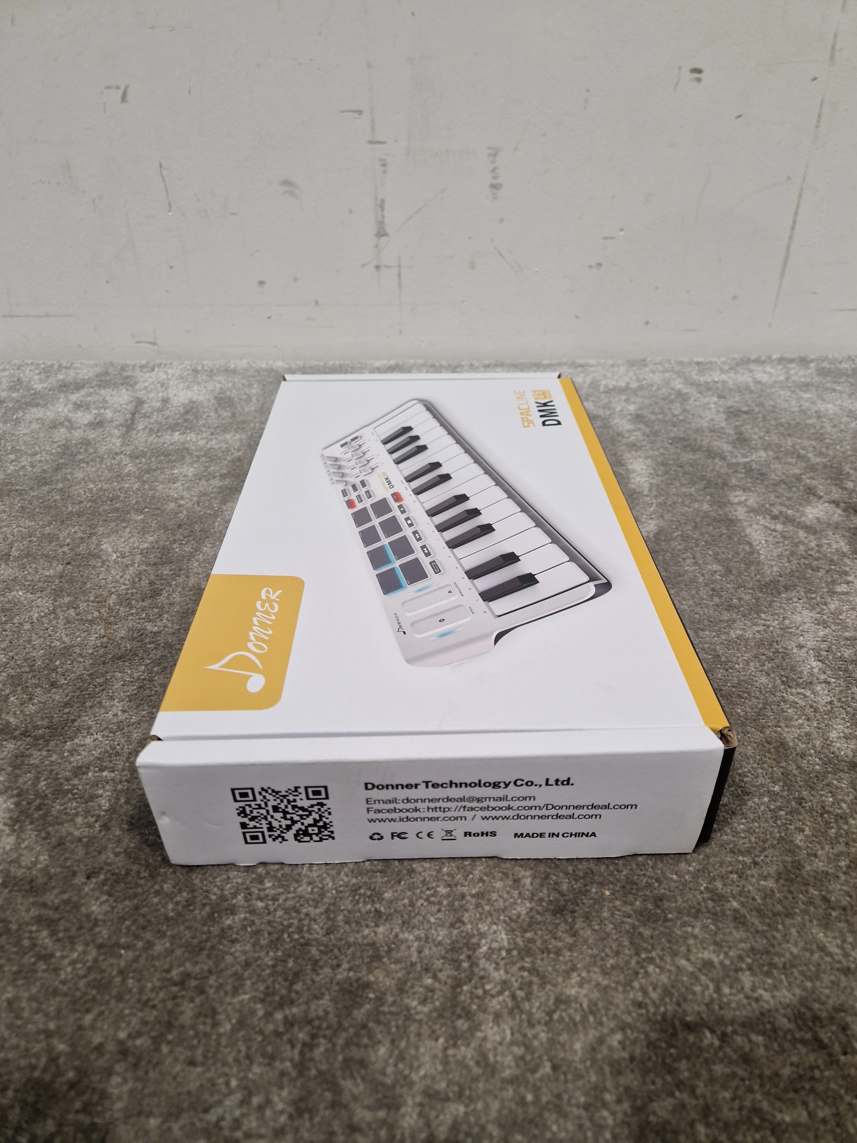 Donner SPACline DMK-25 Mini MIDI Controller - Compact Design - Excellent w/ Original Box - Image 2