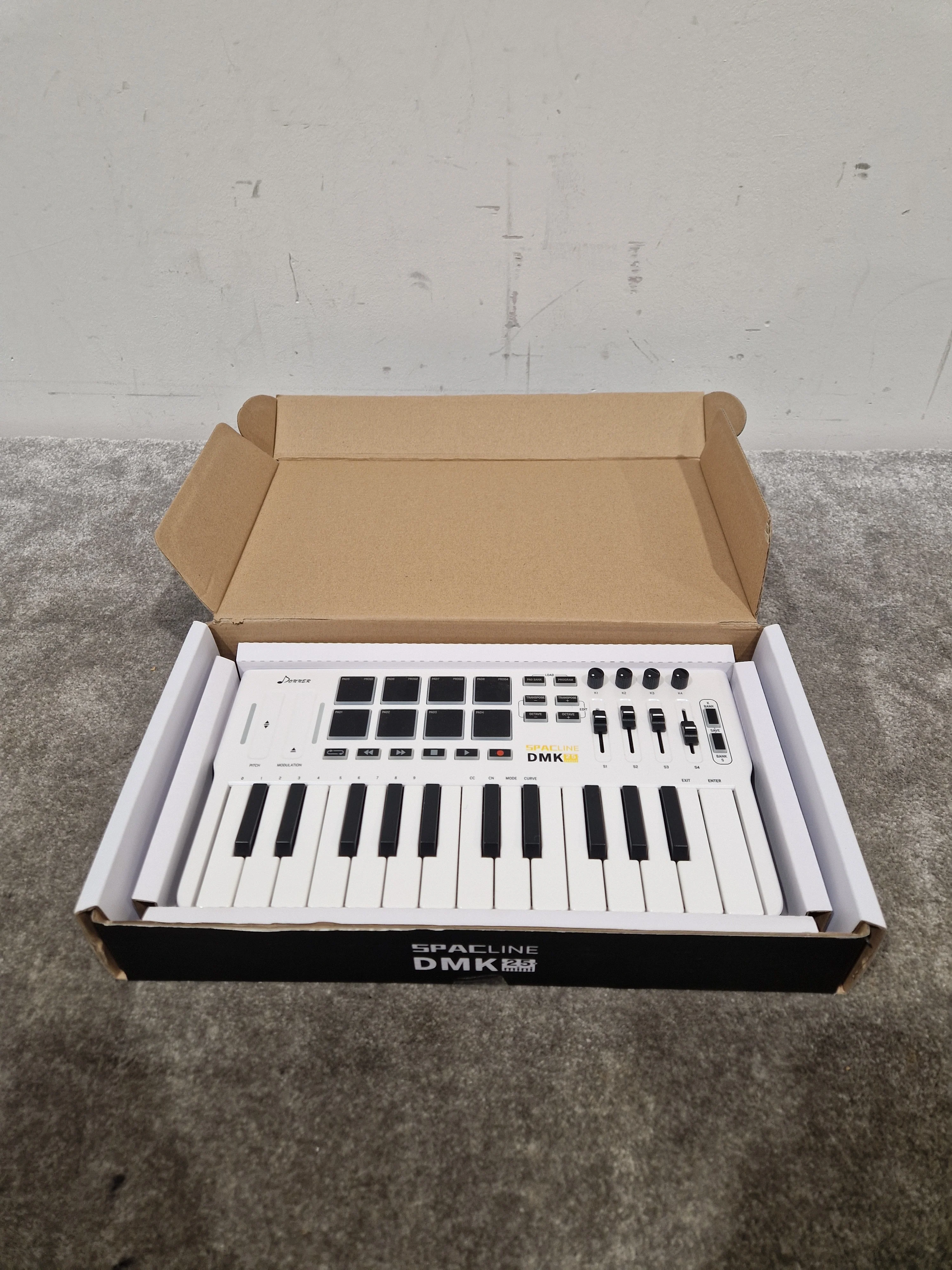 Donner SPACline DMK-25 Mini MIDI Controller - Compact Design - Excellent w/ Original Box - Image 8