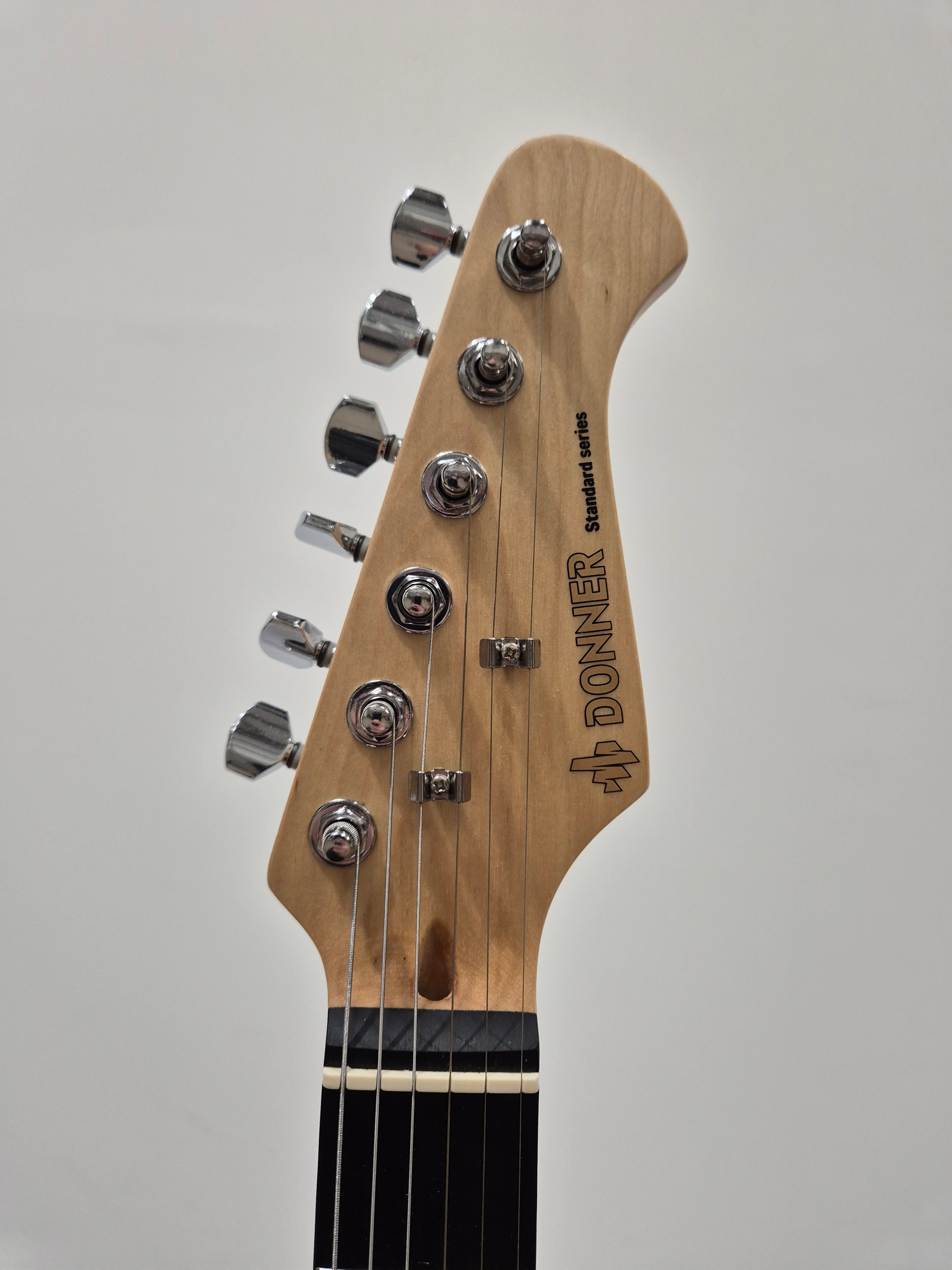 Donner Standard Series - Electric Guitar - Sunburst w/ Donner Soft Gig Bag - Image 6