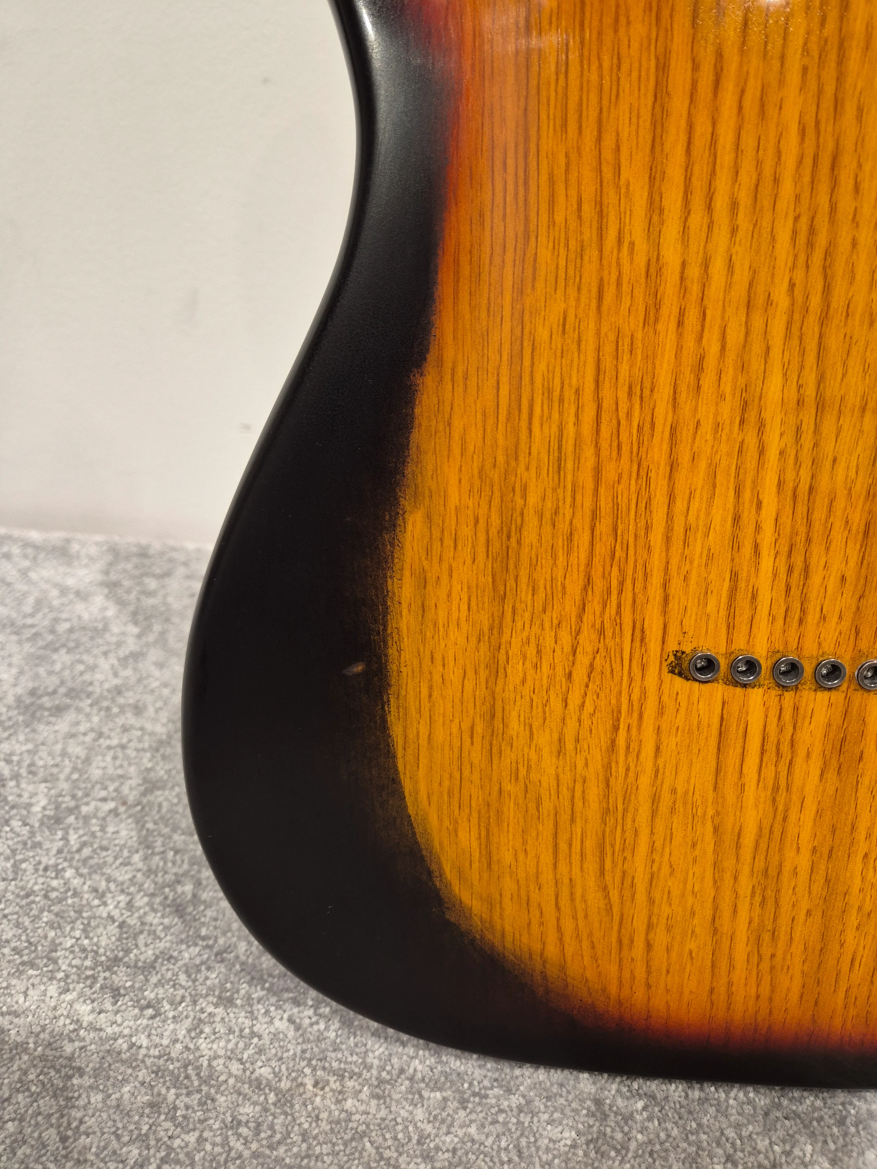 Donner Standard Series - Electric Guitar - Sunburst w/ Donner Soft Gig Bag - Image 9