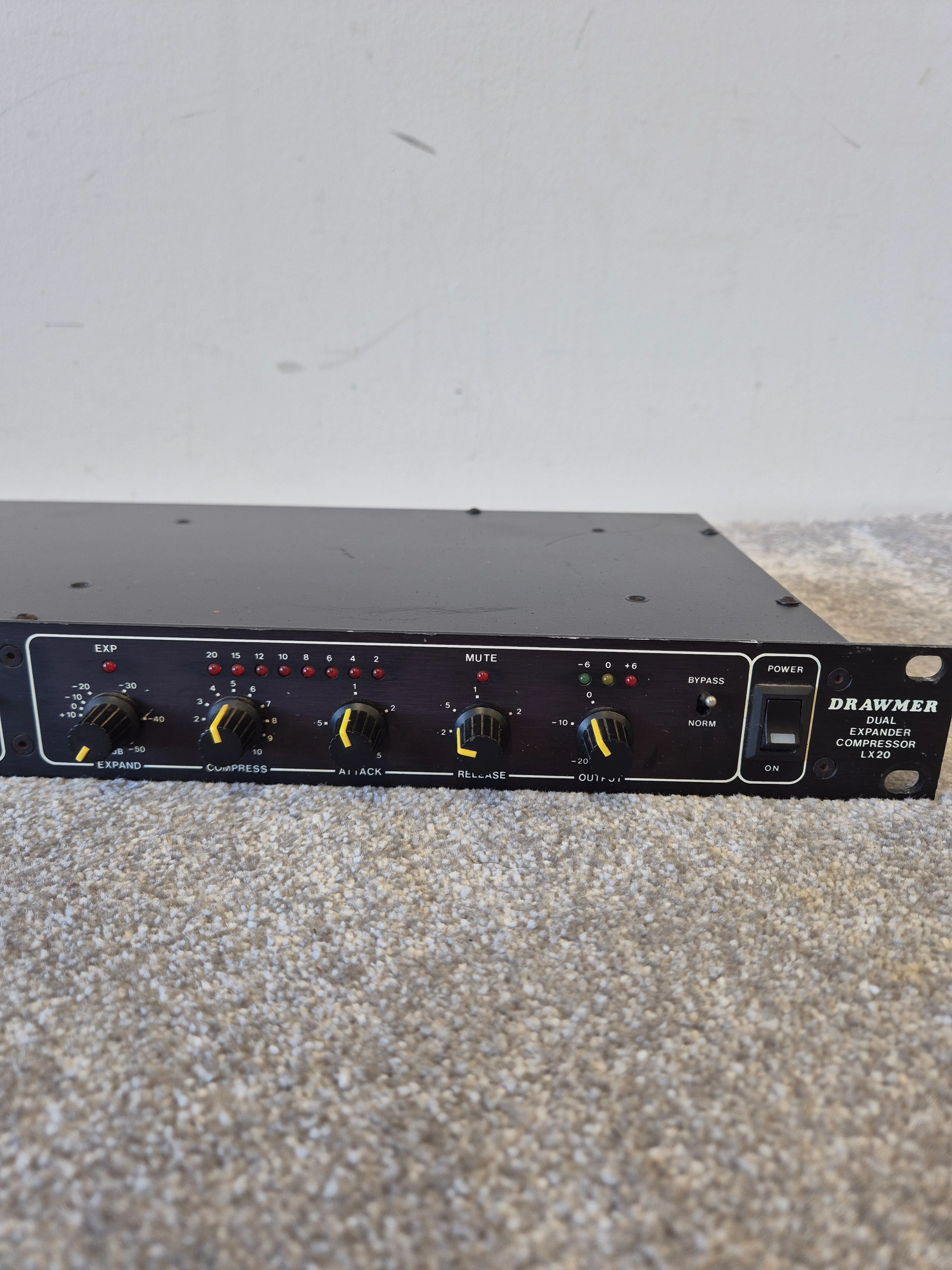 Drawmer LX20 - Dual-Channel Expander/Compressor - Good - Image 3