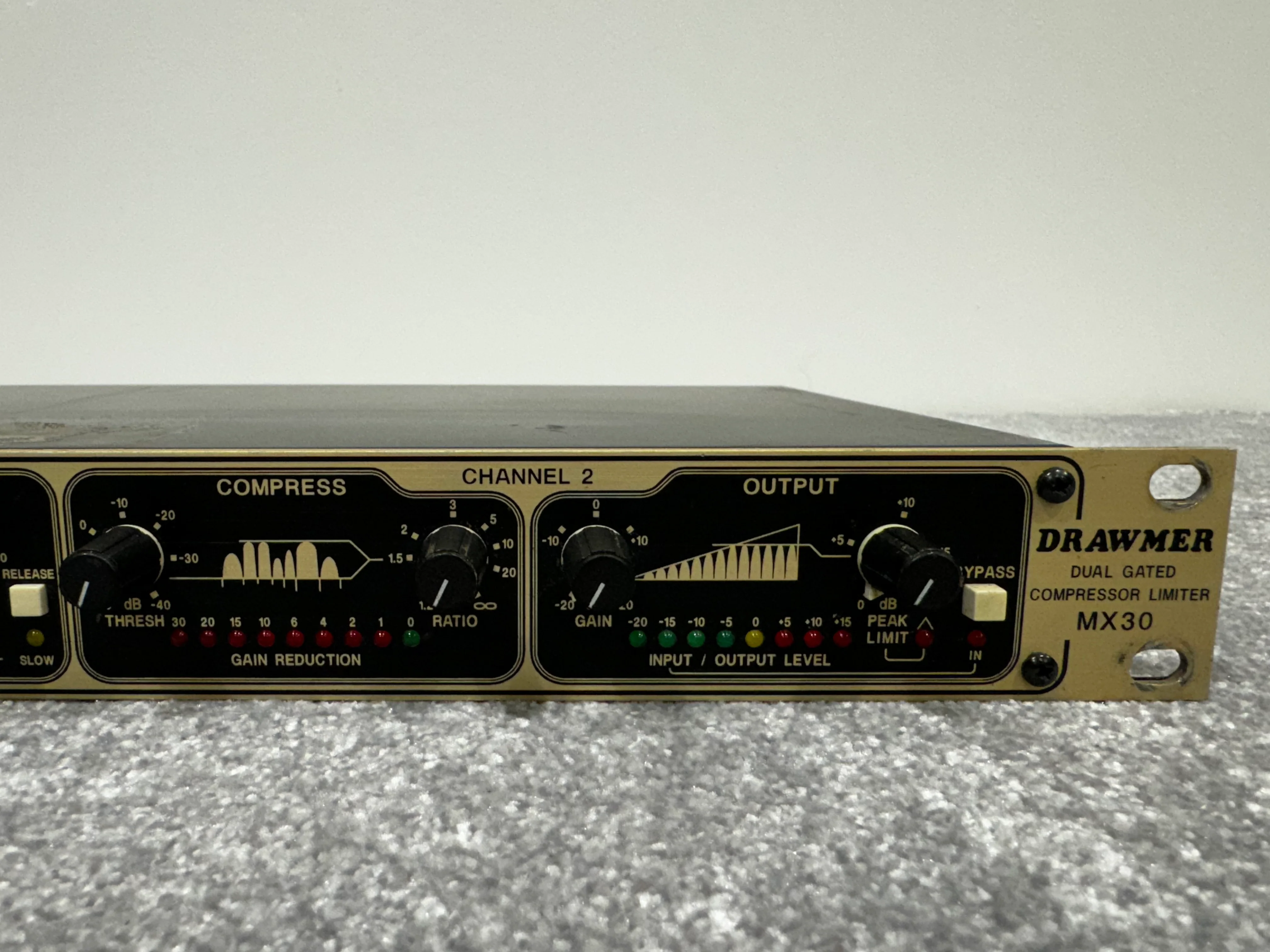 Drawmer MX30 Rack Compressor - Image 8