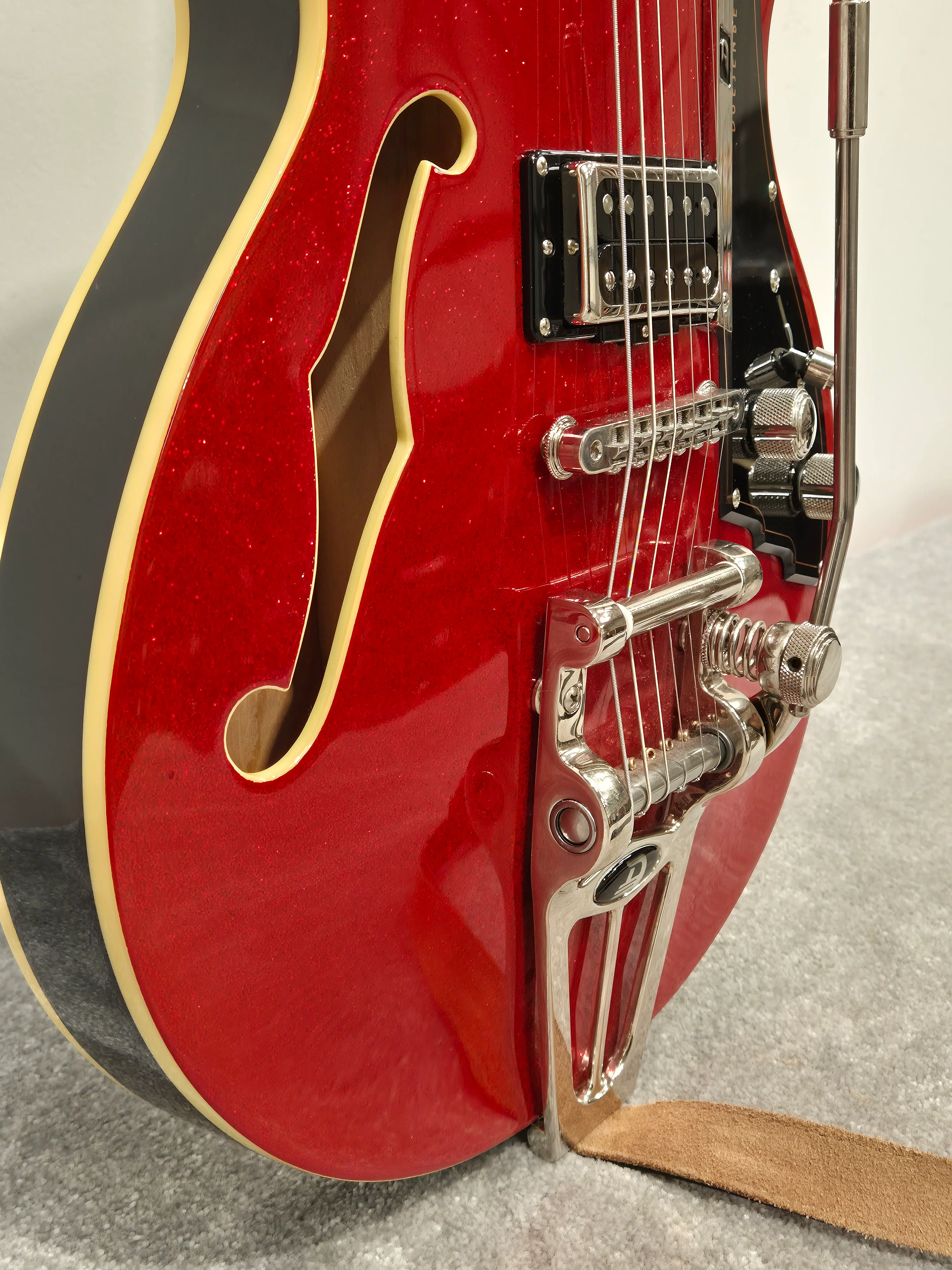 Duesenberg Starplayer TV - Semi-Hollow Electric Guitar w/ Hard Case - Mint - Image 8