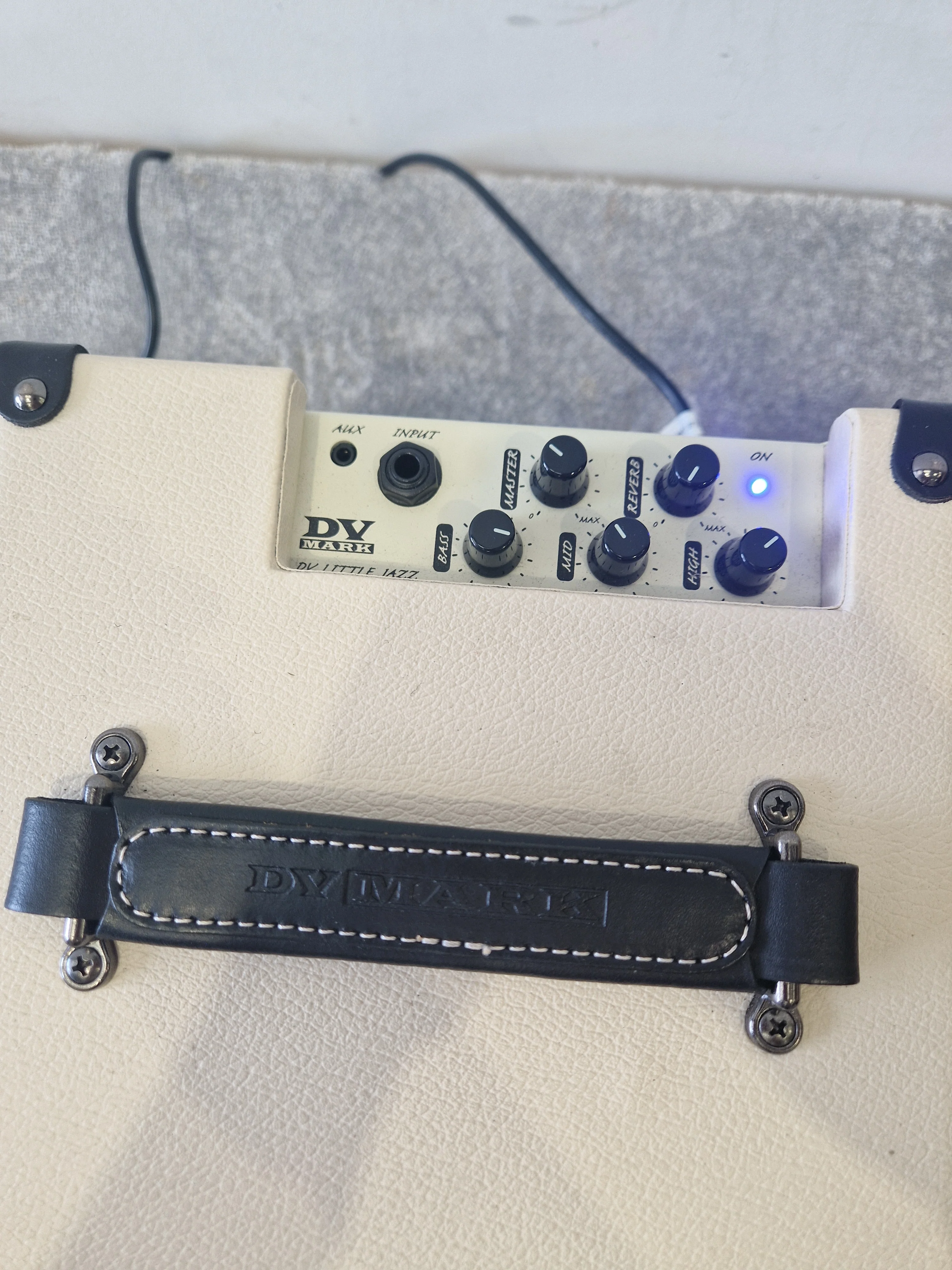 DV Mark Little Jazz 1x8" Combo Amp – Compact, Clean Tone for Jazz Guitar - Excellent - Image 6