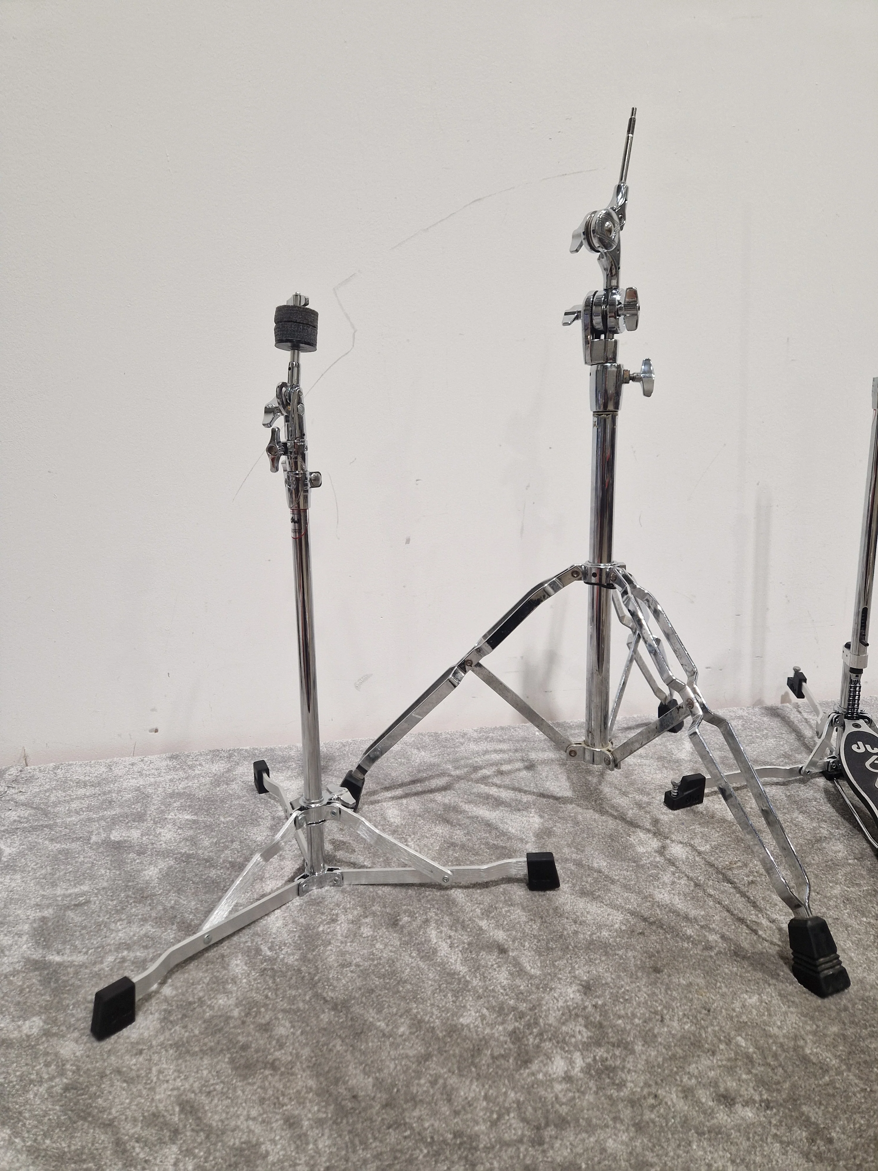 DW6000 Hardware - Lightweight Drum Stands- Excellent w/ Soft Case - Image 6