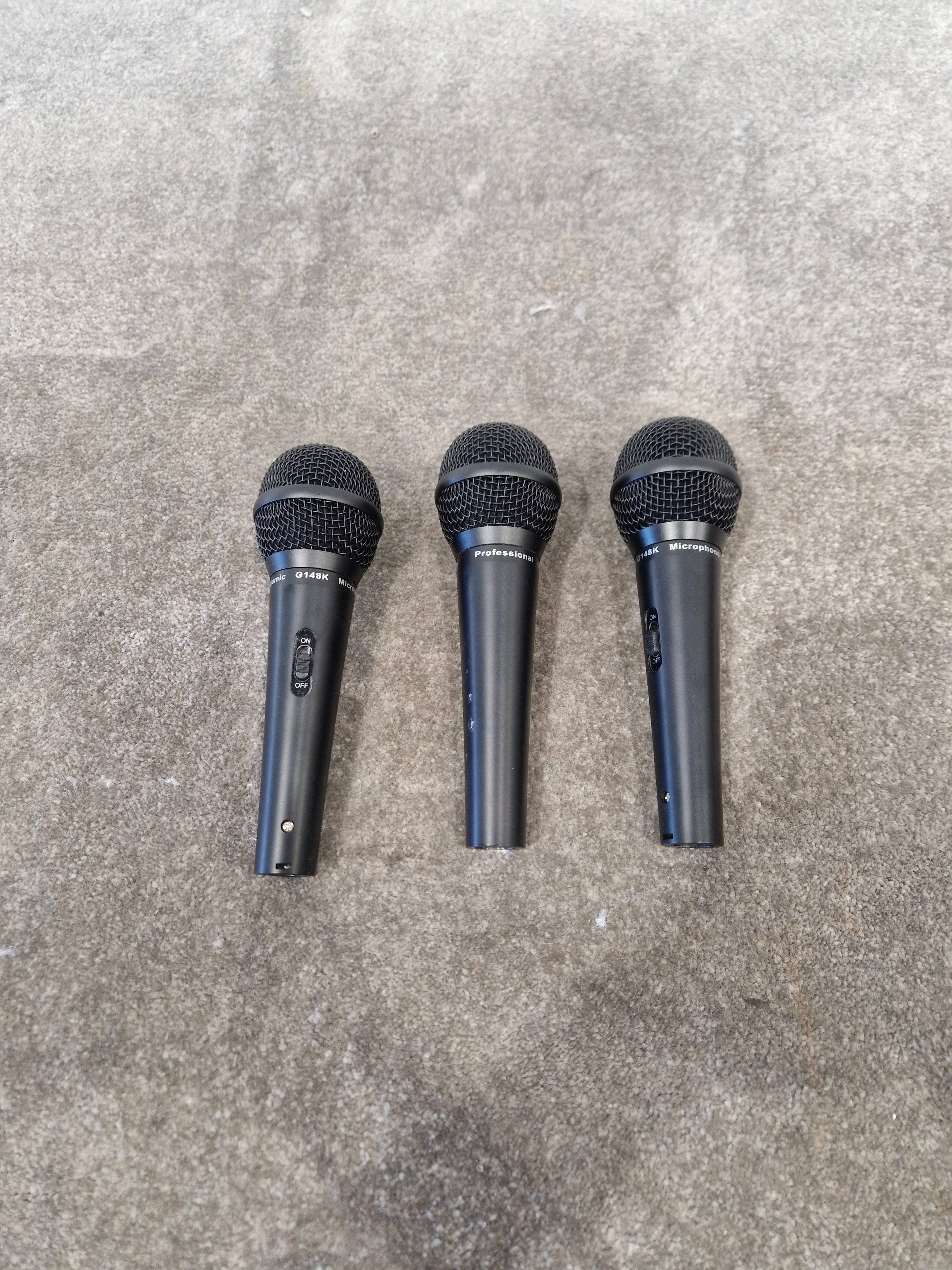 Dynamic G148k Microphone Set OF Three - Professional Vocal Microphones, Cardioid Pattern - Excellent w/ Hard Case - Image 8