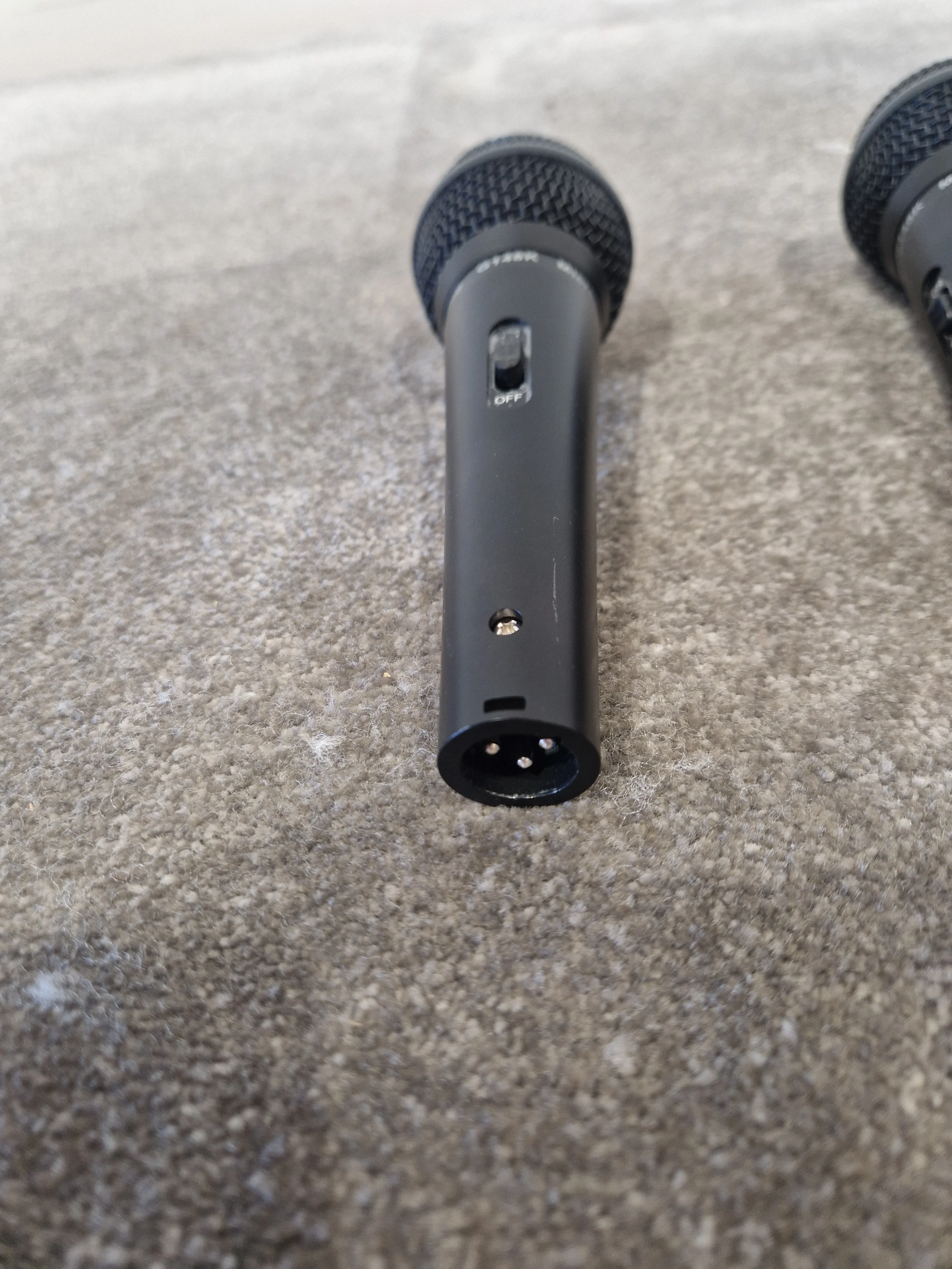 Dynamic G148k Microphone Set OF Two - Professional Vocal Mics, Cardioid Pattern - Excellent w/ Hard Case - Image 11