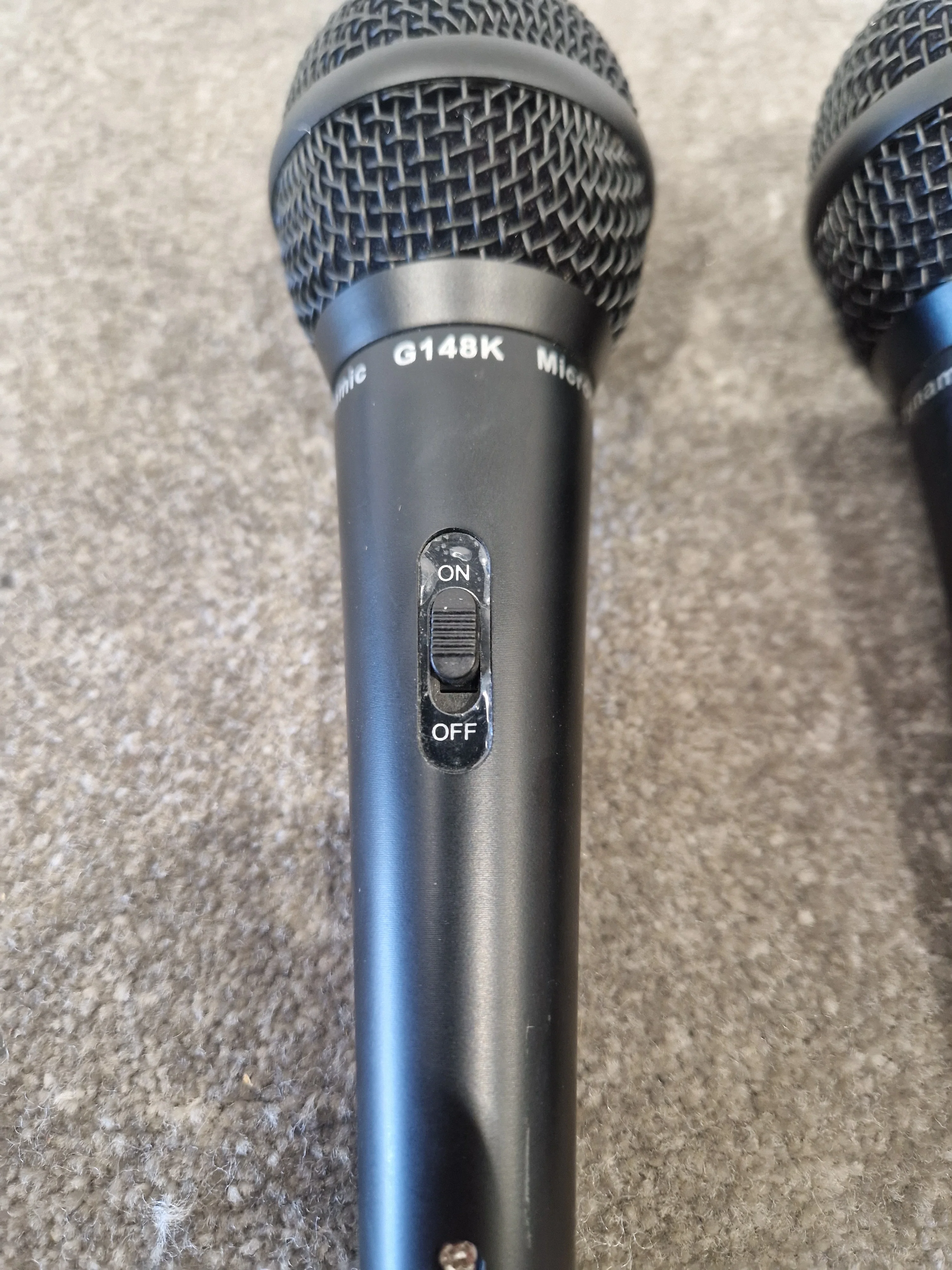 Dynamic G148k Microphone Set OF Two - Professional Vocal Mics, Cardioid Pattern - Excellent w/ Hard Case - Image 7