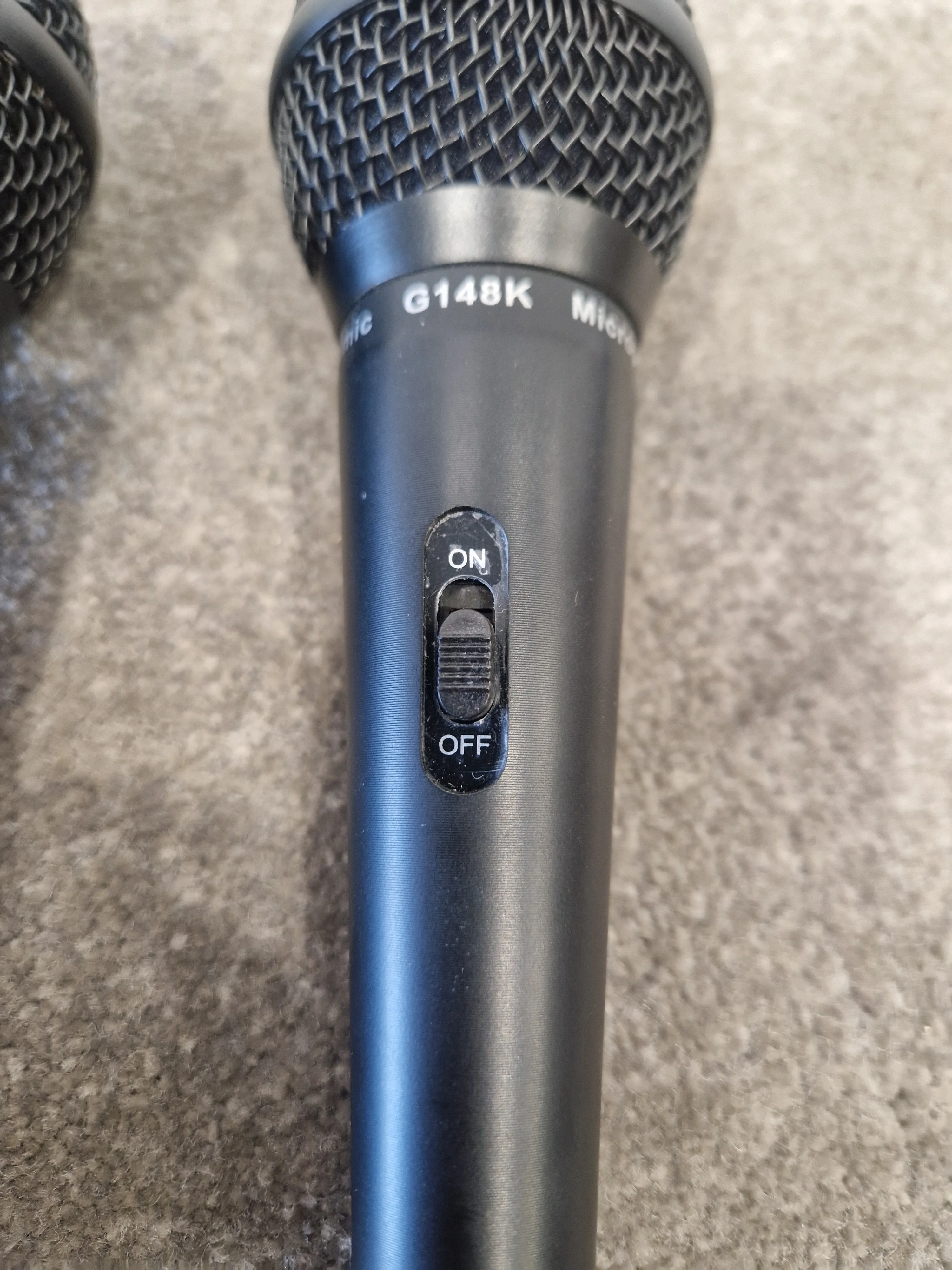 Dynamic G148k Microphone Set OF Two - Professional Vocal Mics, Cardioid Pattern - Excellent w/ Hard Case - Image 8
