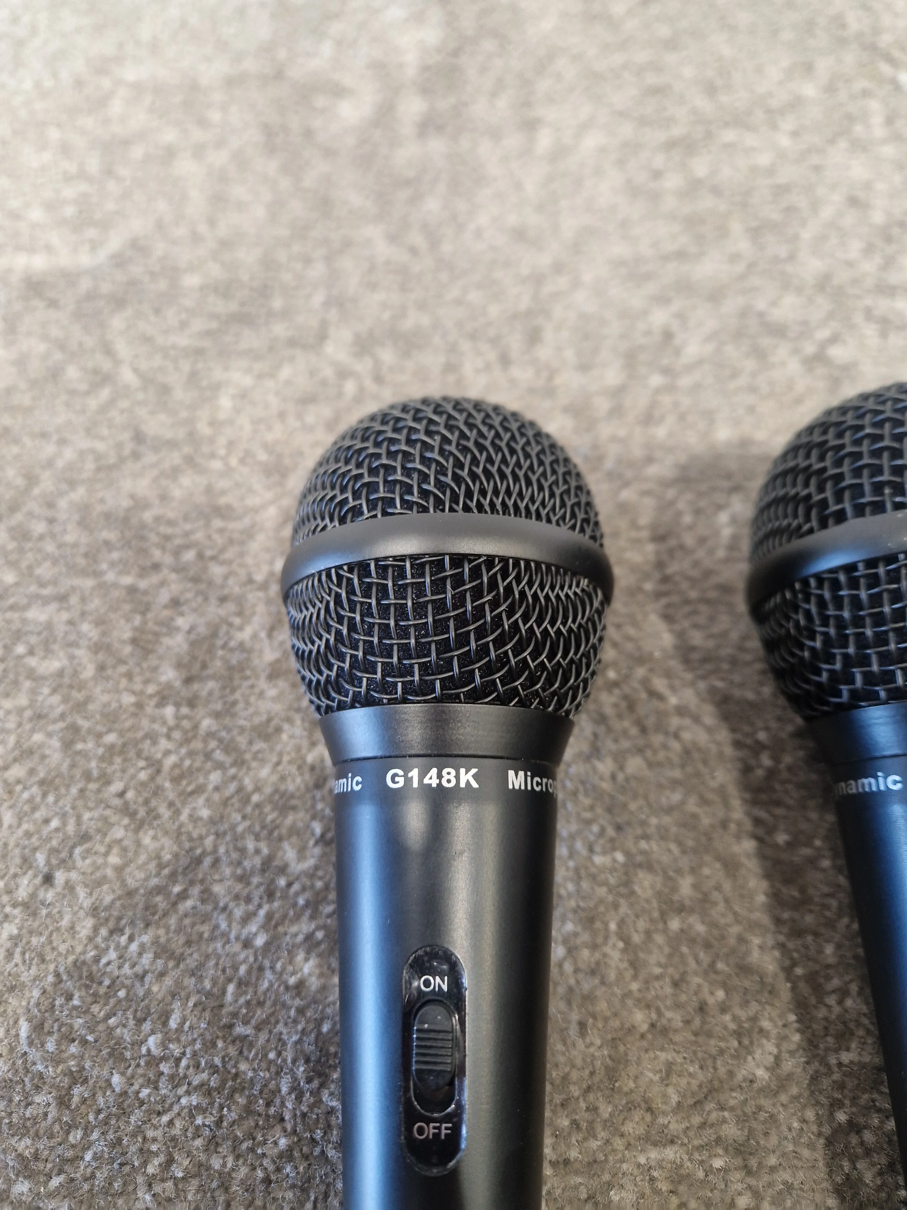 Dynamic G148k Microphone Set OF Two - Professional Vocal Mics, Cardioid Pattern - Excellent w/ Hard Case - Image 9