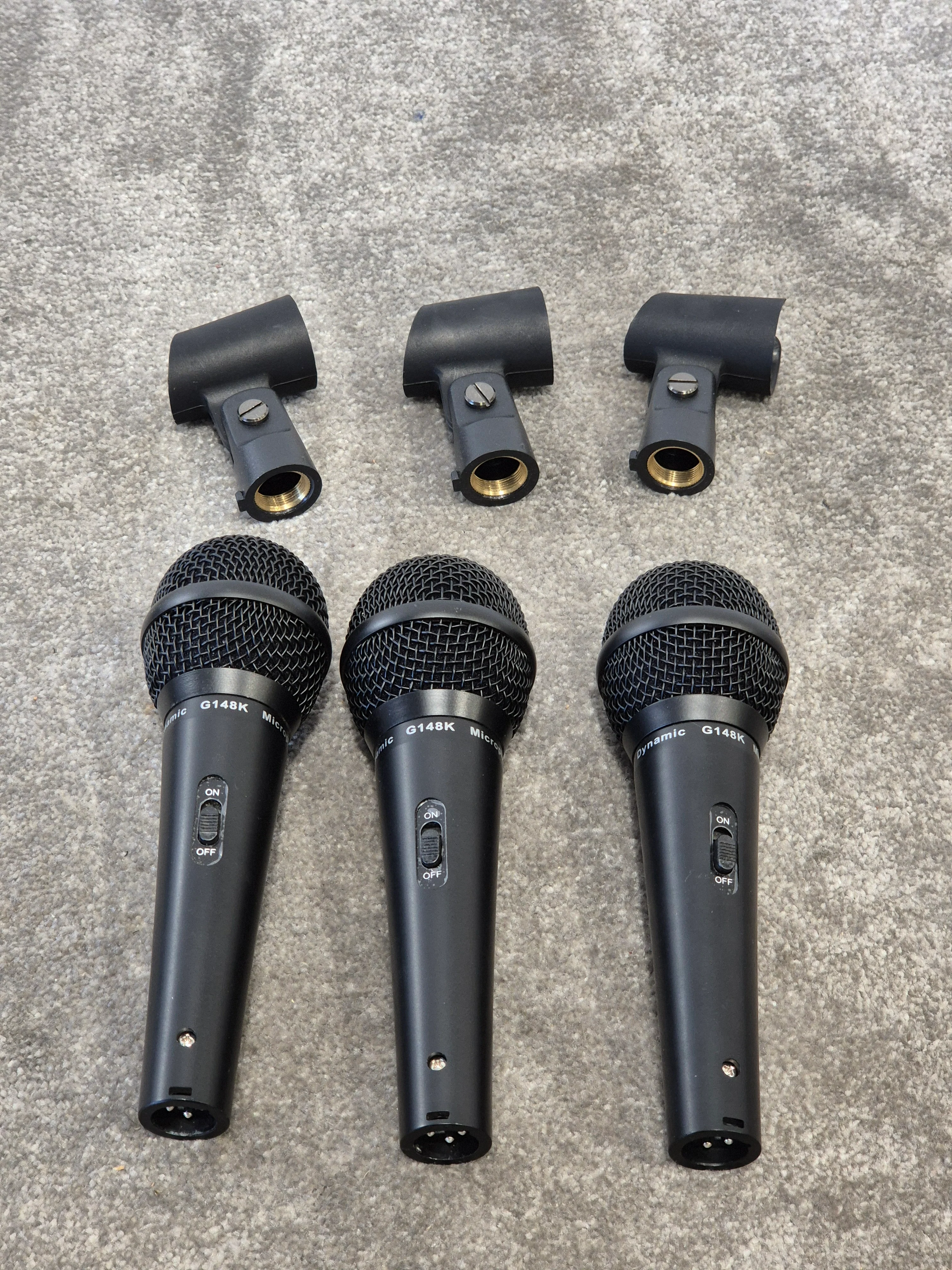 Soundlab Dynamic Microphone Kit - 3 Microphones / 3 Holders - Excellent w/ Hard Case - Image 6