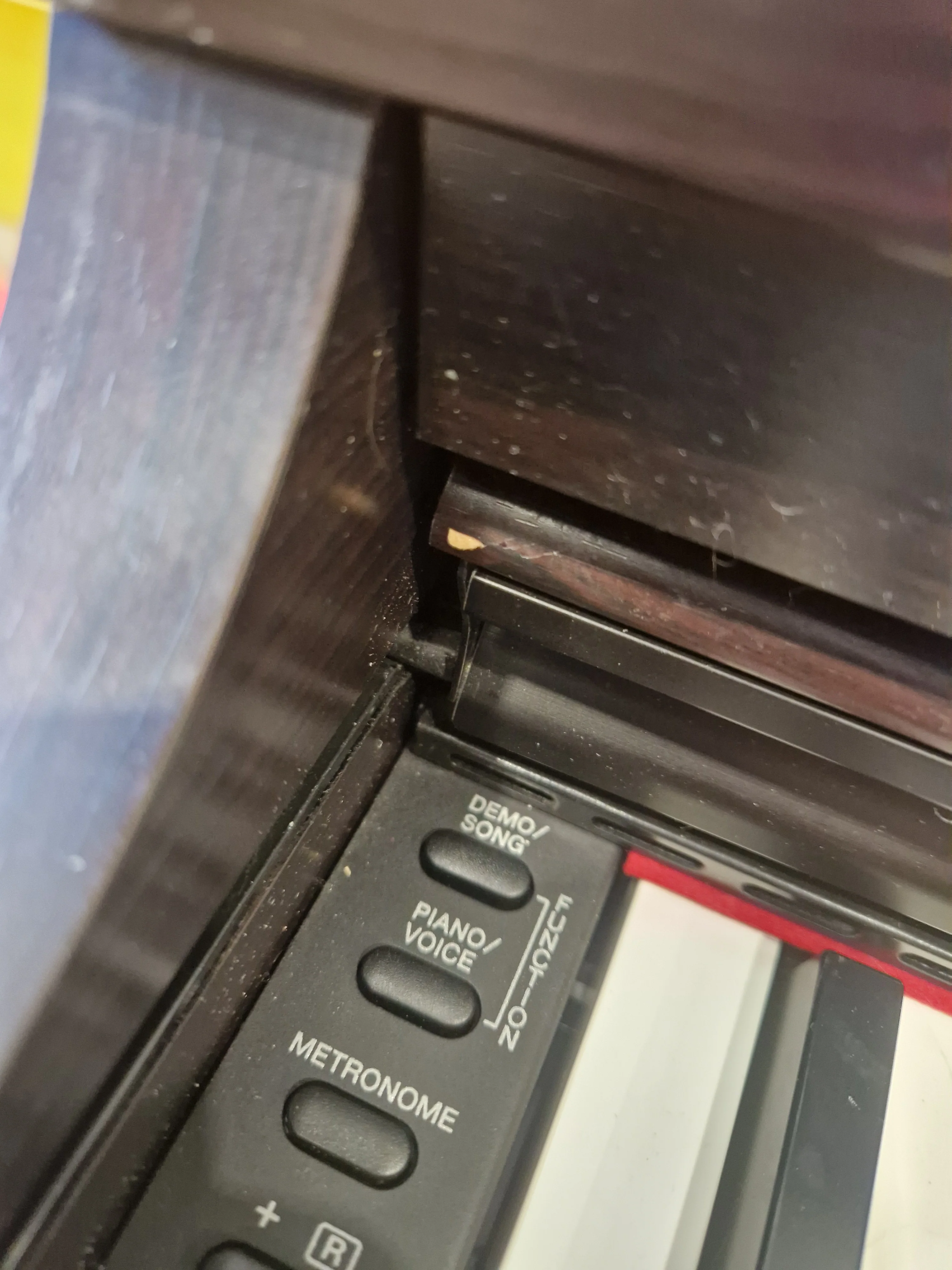 Yamaha Clavinova CLP-525 – Digital Piano – Very Good w/ Stagg Stool - Image 3