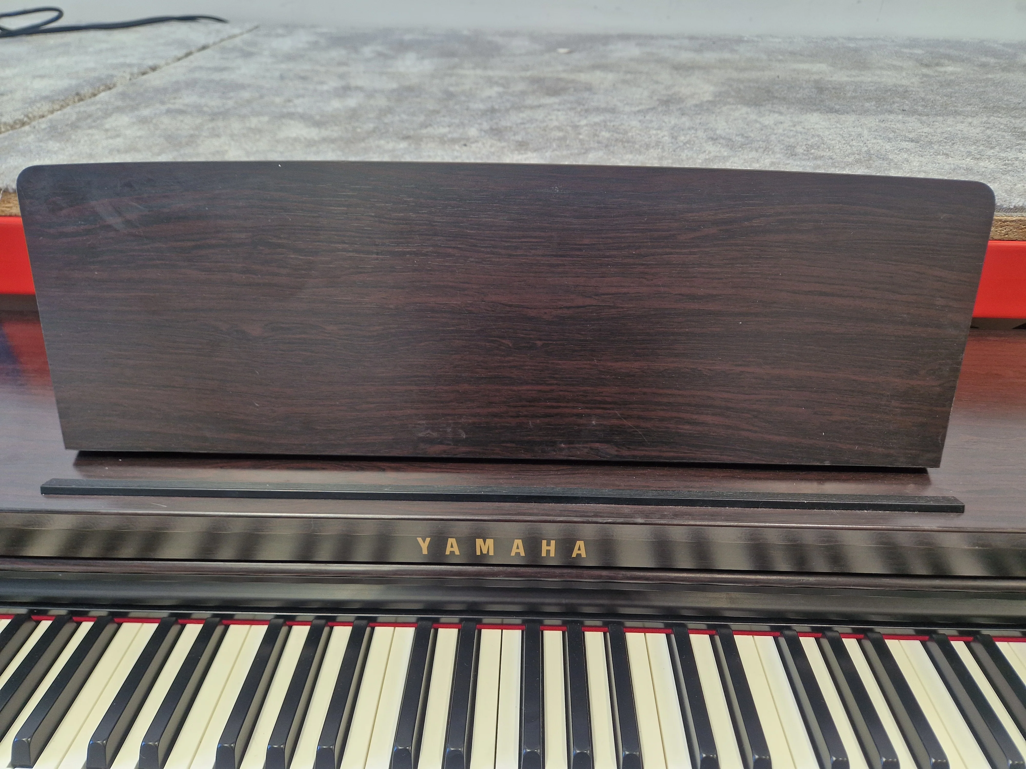 Yamaha Clavinova CLP-525 – Digital Piano – Very Good w/ Stagg Stool - Image 8