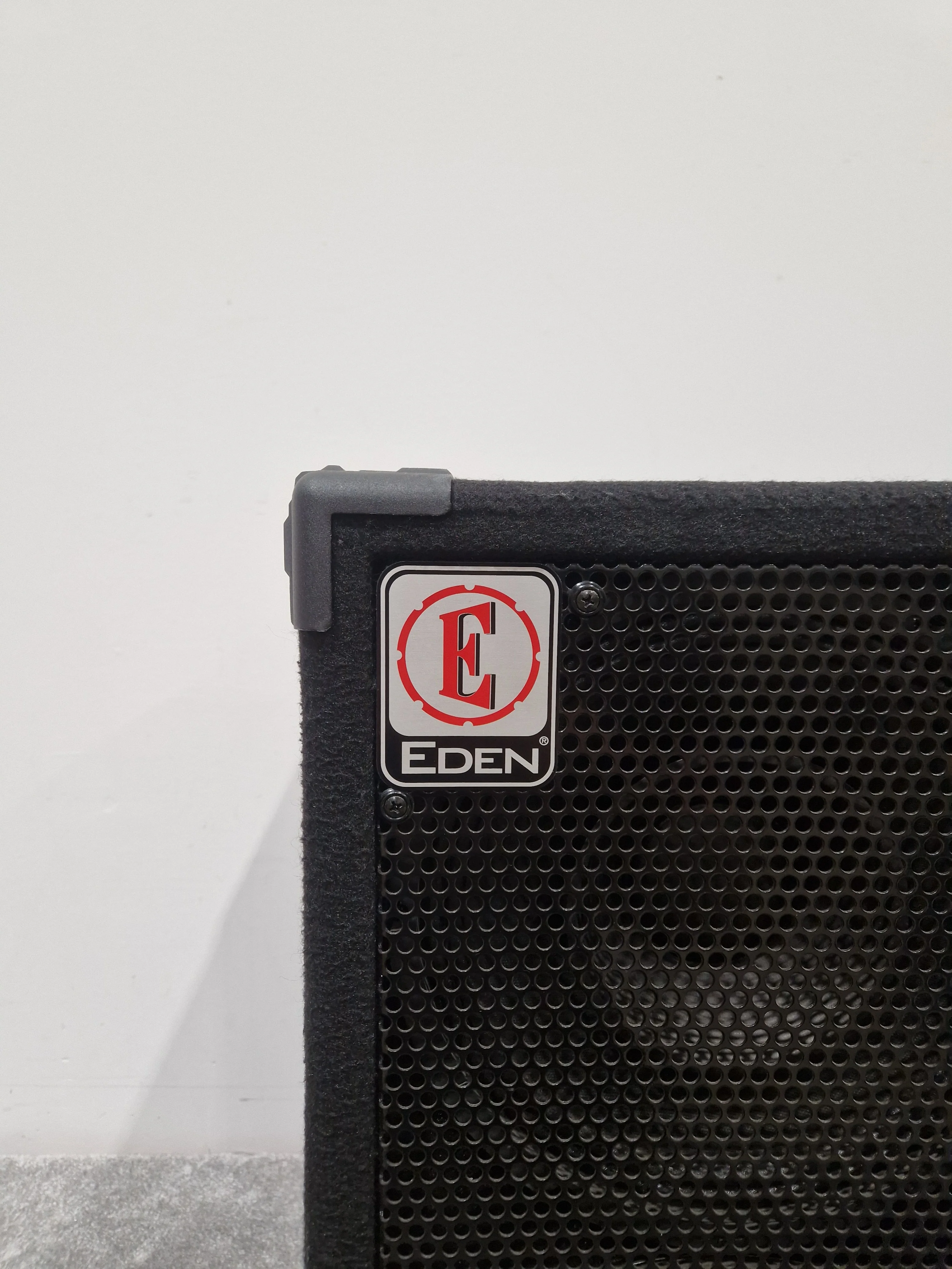 Eden EX410SC4 - 4x10 Bass Cabinet - Excellent w/ Soft Case - Image 3