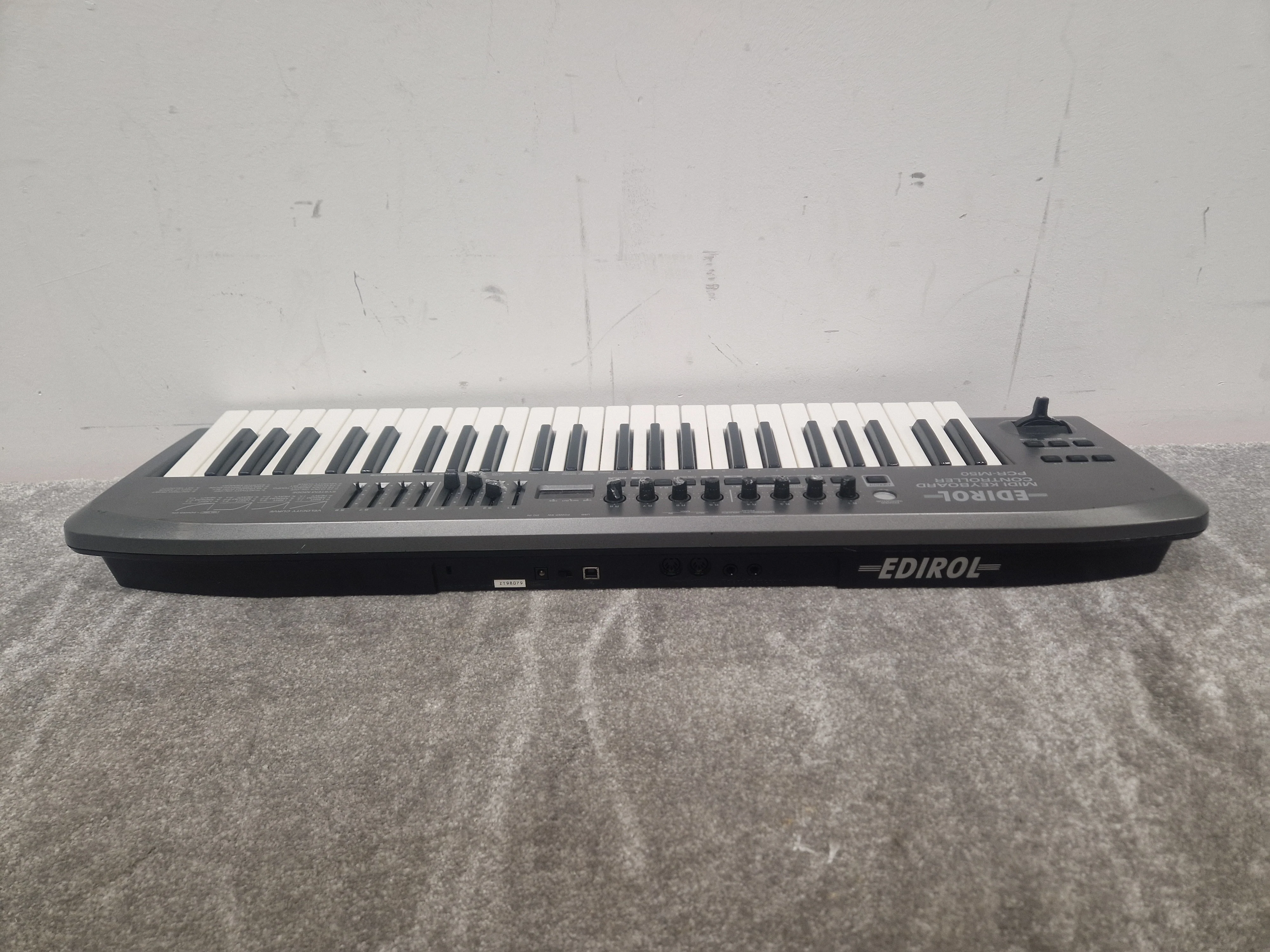 Edirol Pcr-m50 Keyboard Controller - USB/MIDI Connectivity, 49 Keys - Spares or Repair - Image 2