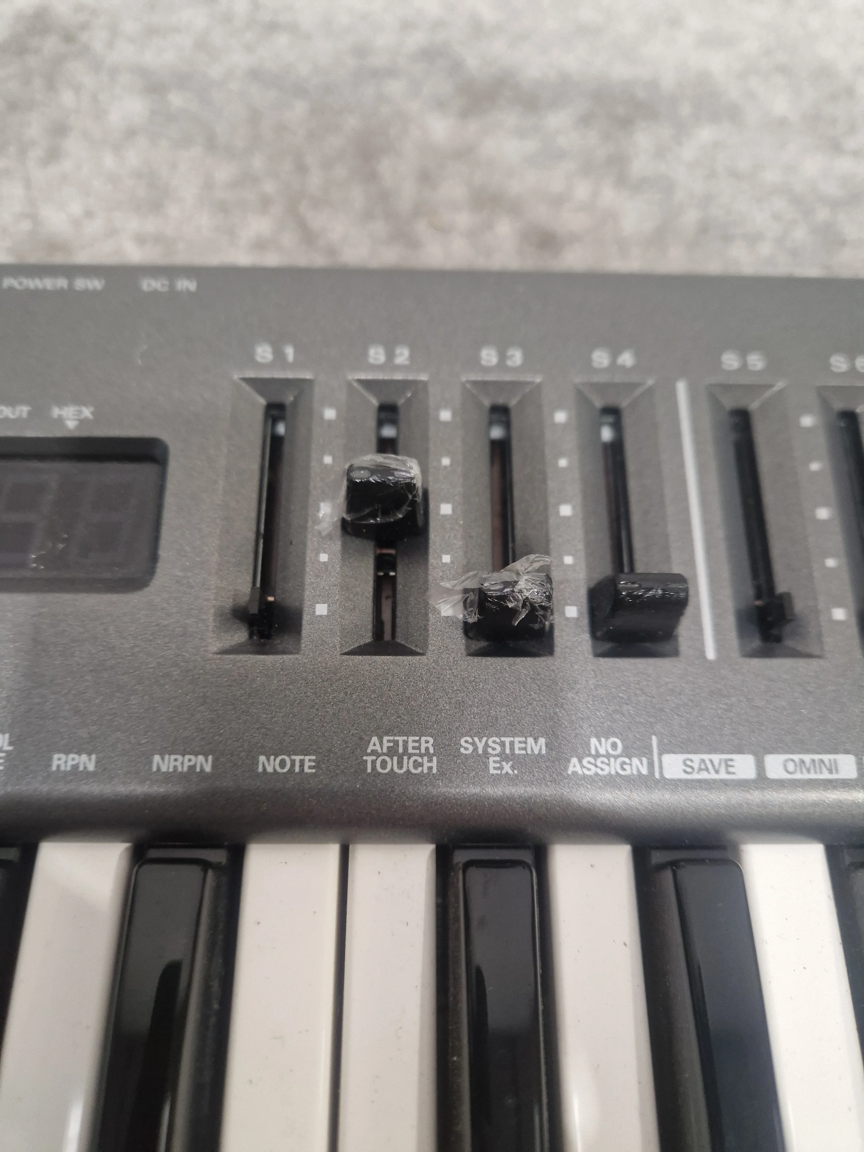 Edirol Pcr-m50 Keyboard Controller - USB/MIDI Connectivity, 49 Keys - Spares or Repair - Image 6