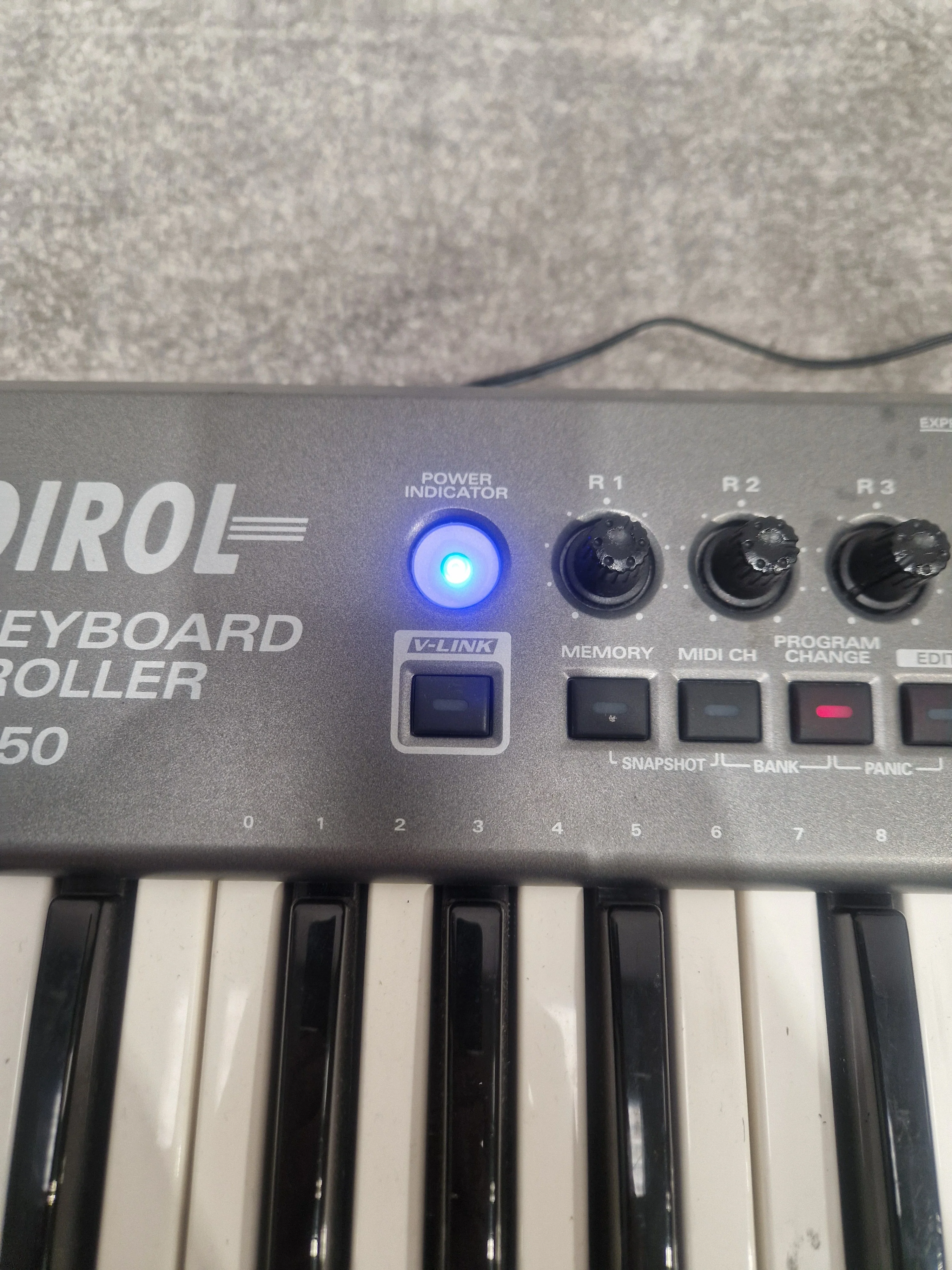 Edirol Pcr-m50 MIDI Keyboard Controller - 49 Keys, USB Connectivity - Spares or Repair - Image 4