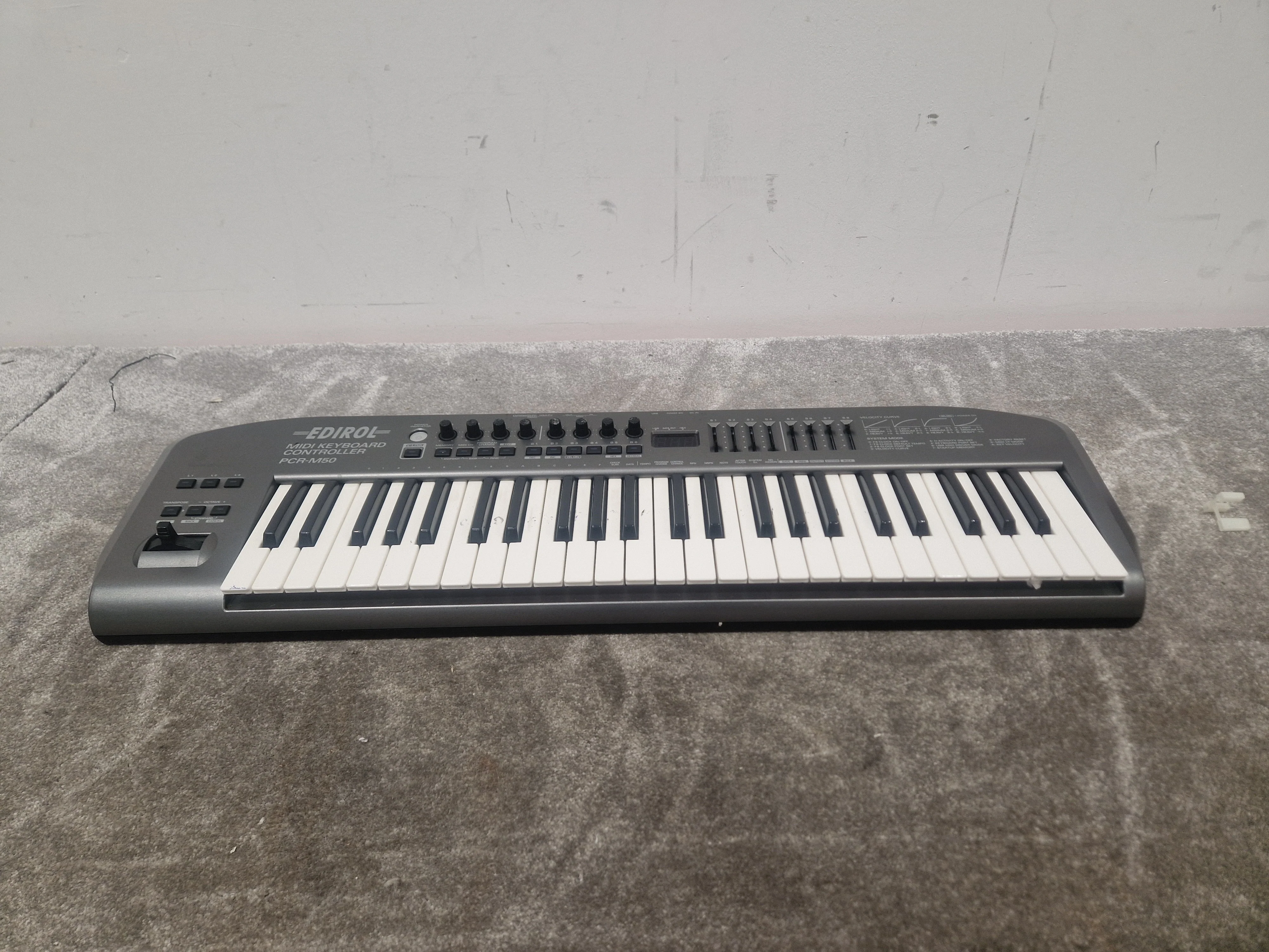 Edirol Pcr-m50 MIDI Keyboard Controller - 49 Keys, USB Connectivity - Spares or Repair - Image 7