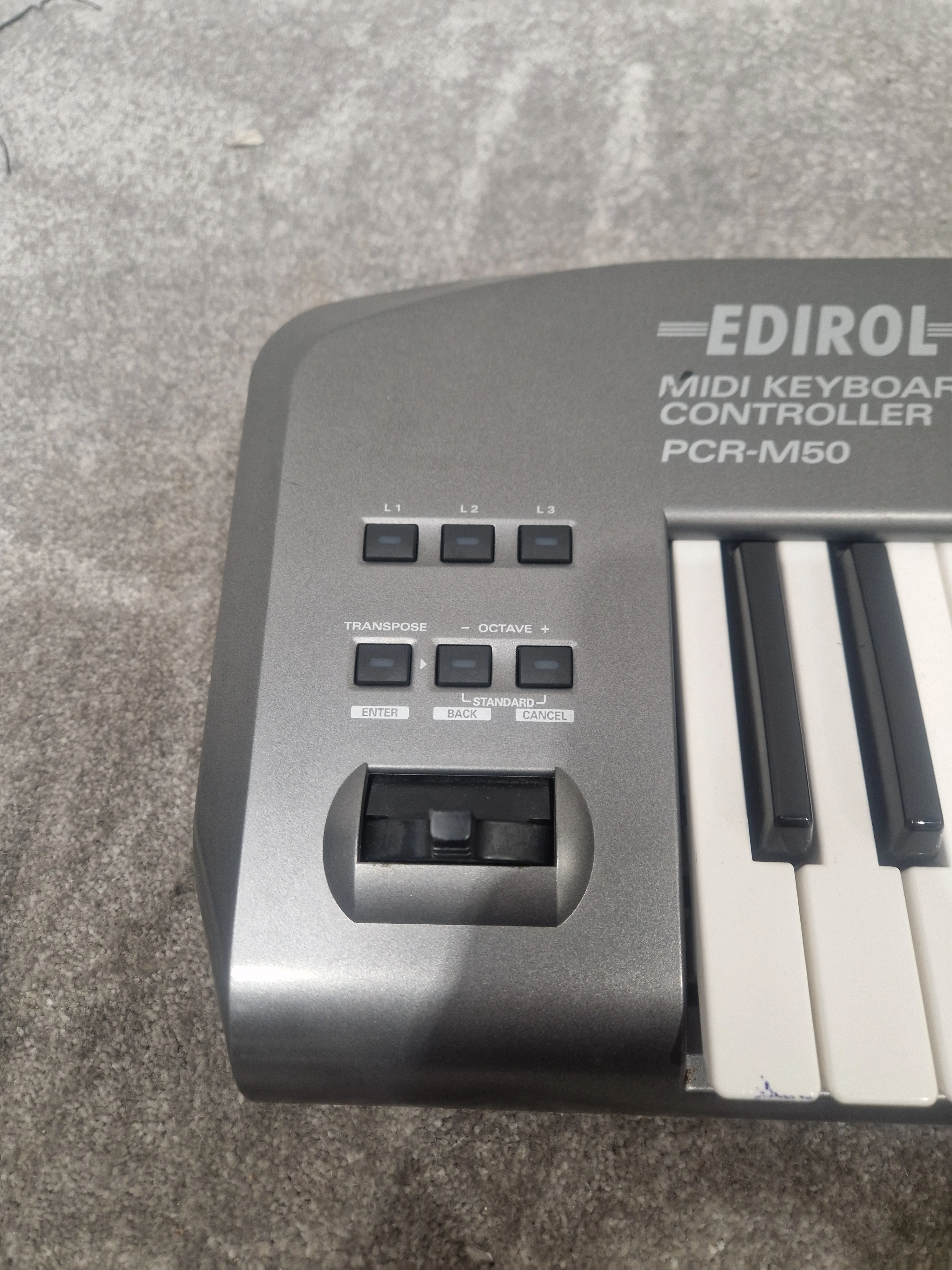 Edirol Pcr-m50 MIDI Keyboard Controller - 49 Keys, USB Connectivity - Spares or Repair - Image 8