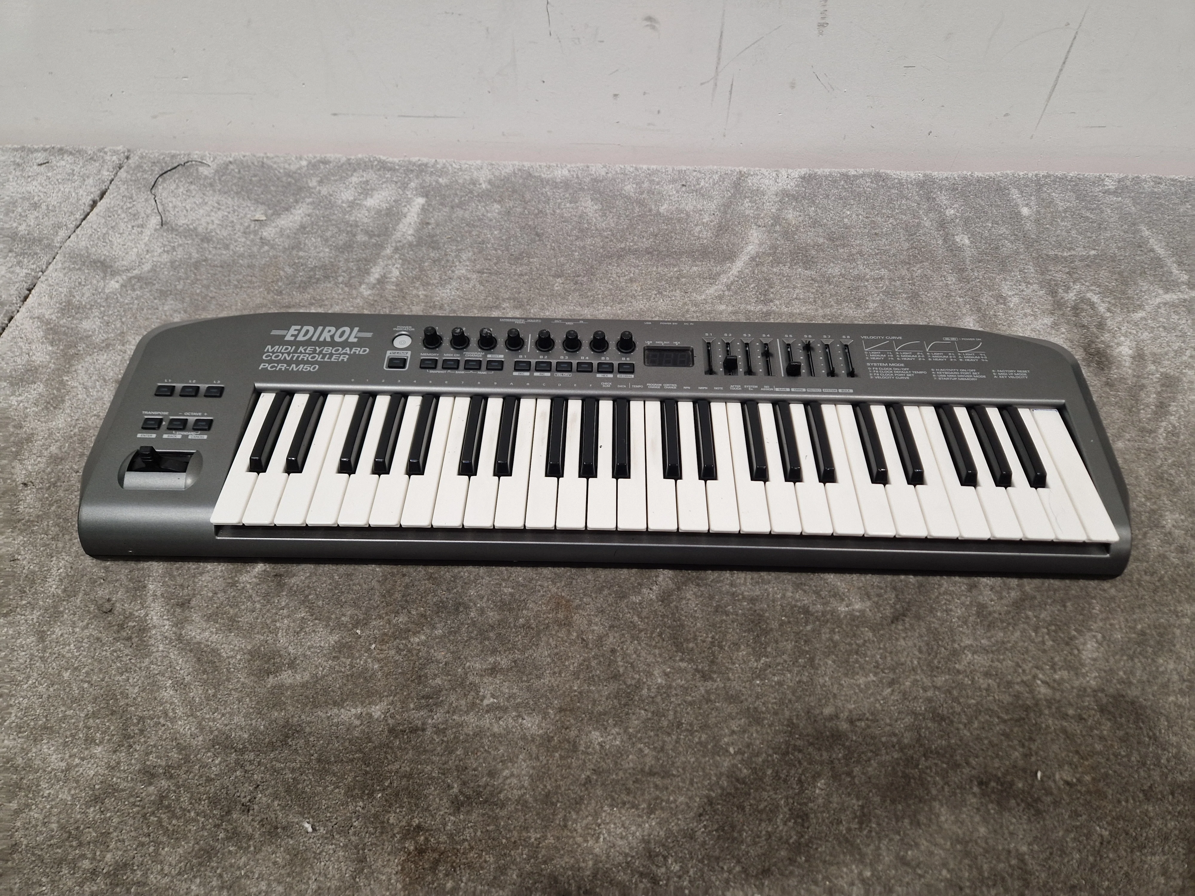 Edirol Pcr-m50 MIDI Keyboard Controller - 49 Keys, USB Connectivity - Spares or Repair - Image 2