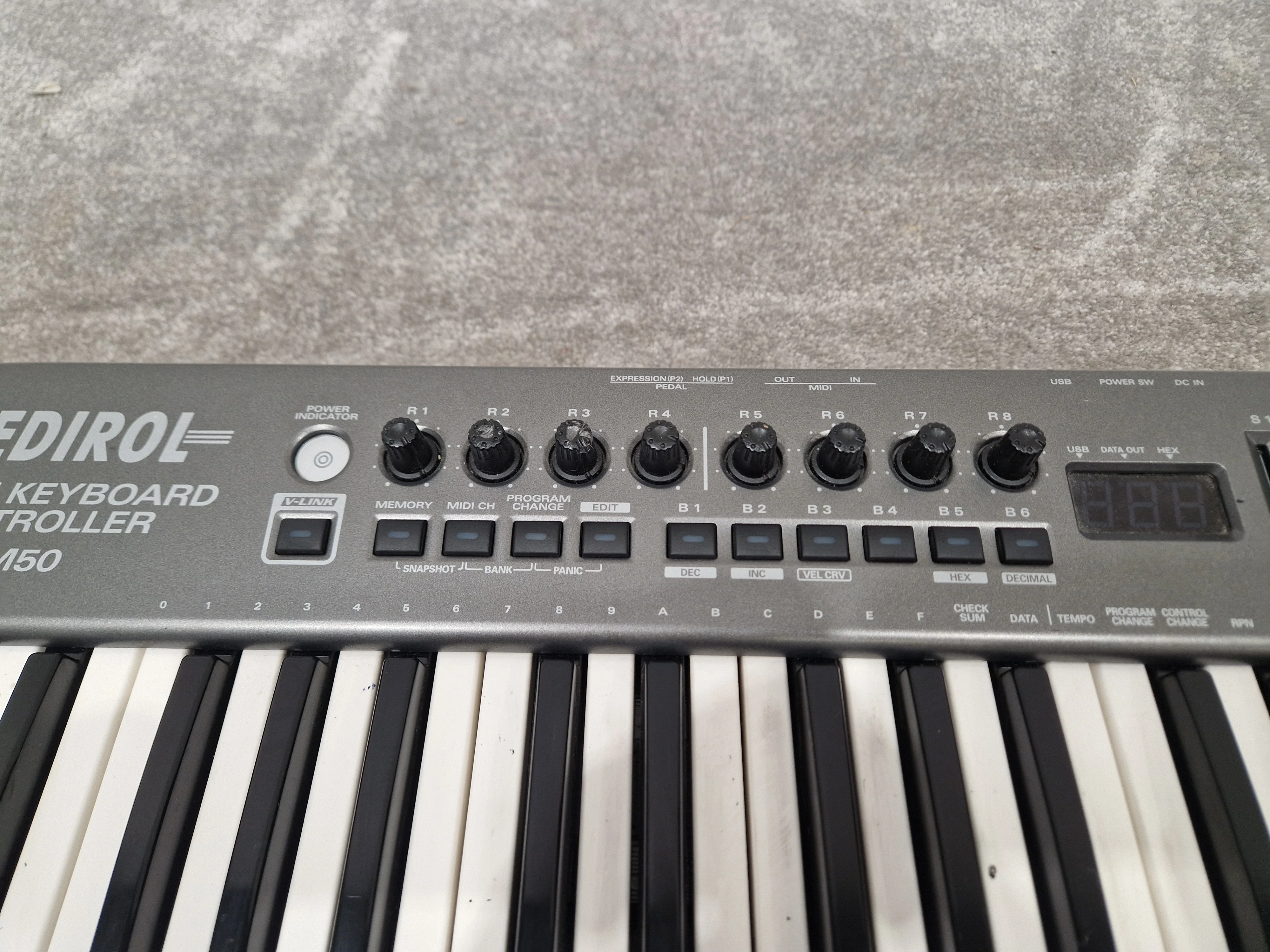 Edirol Pcr-m50 MIDI Keyboard Controller - 49 Keys, USB Connectivity - Spares or Repair - Image 4