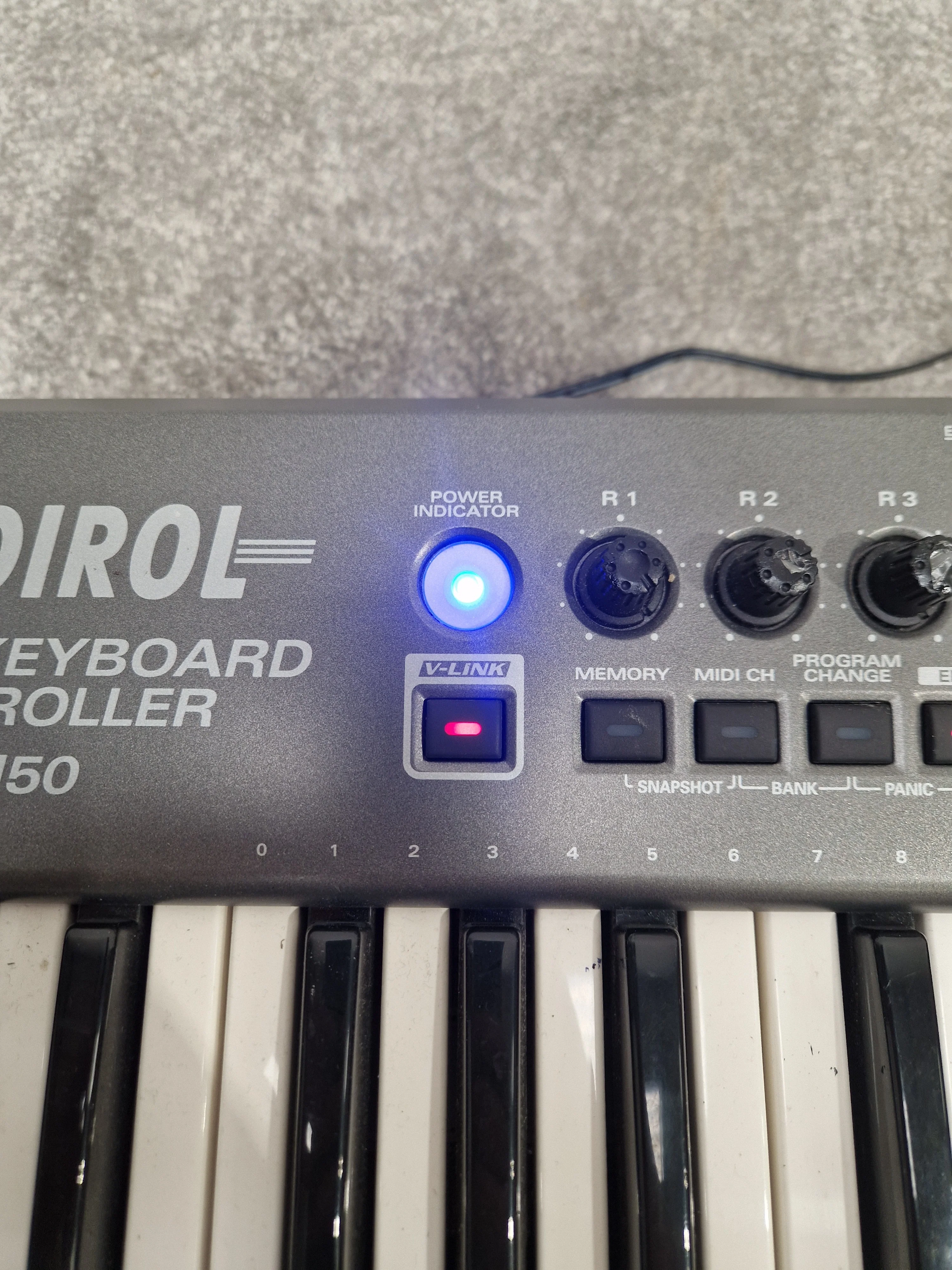 Edirol Pcr-m50 MIDI Keyboard Controller - 49 Keys, USB Connectivity - Spares or Repair - Image 5