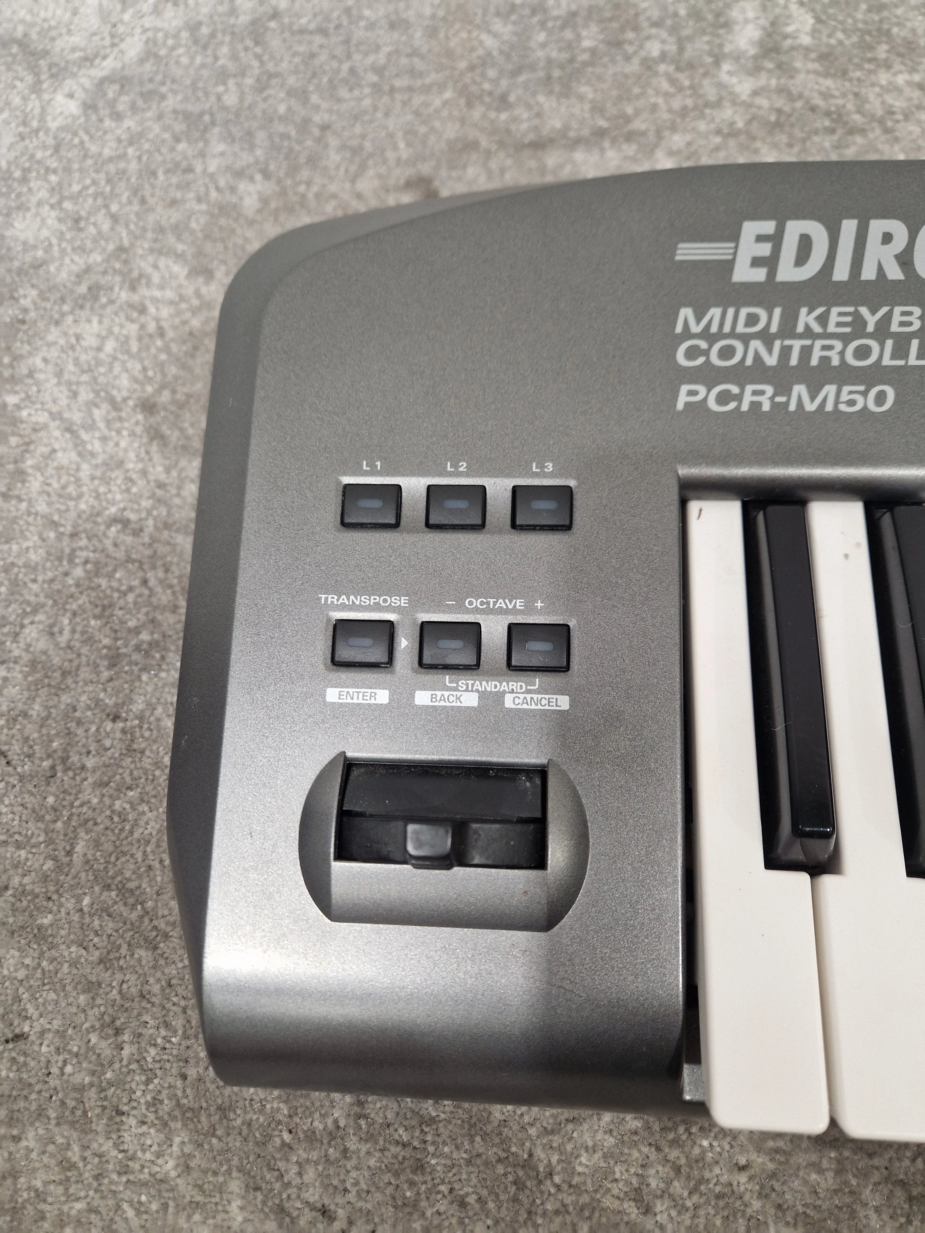 Edirol Pcr-m50 MIDI Keyboard Controller - 49 Keys, USB Connectivity - Spares or Repair - Image 9