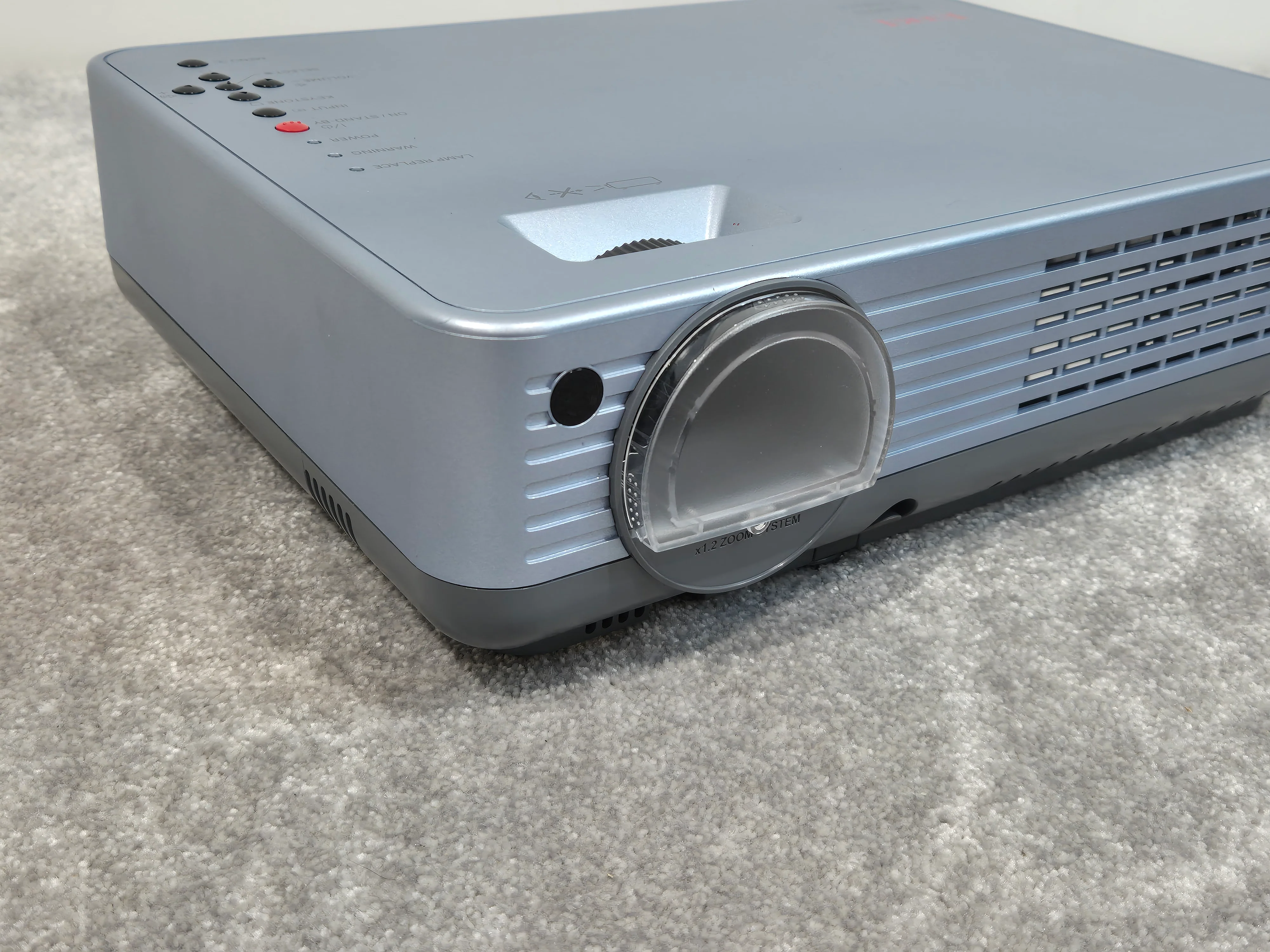 Eiki LC-XB21A – XGA LCD Projector – Excellent w/ Flight Case, Remote, Manual & Accessories - Image 7