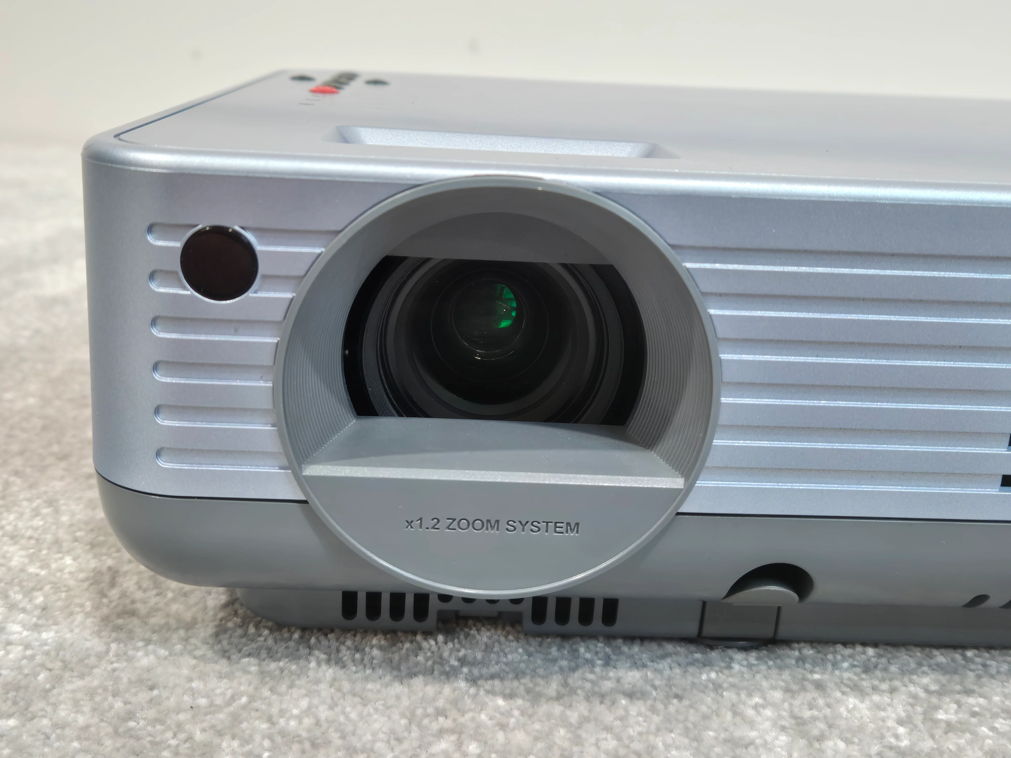 Eiki LC-XB21A – XGA LCD Projector – Excellent w/ Flight Case, Remote, Manual & Accessories - Image 8
