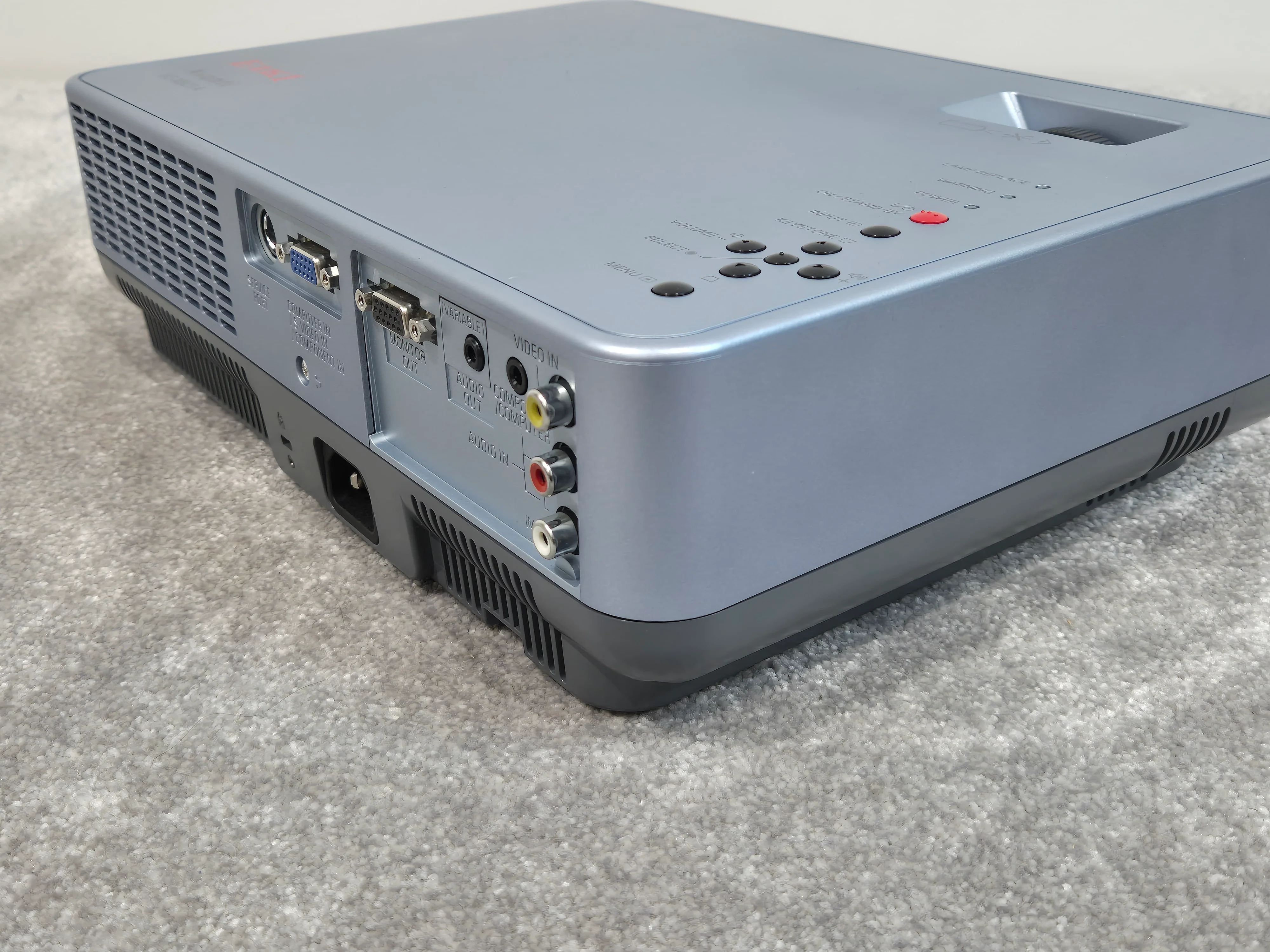 Eiki LC-XB21A – XGA LCD Projector – Excellent w/ Flight Case, Remote, Manual & Accessories - Image 9