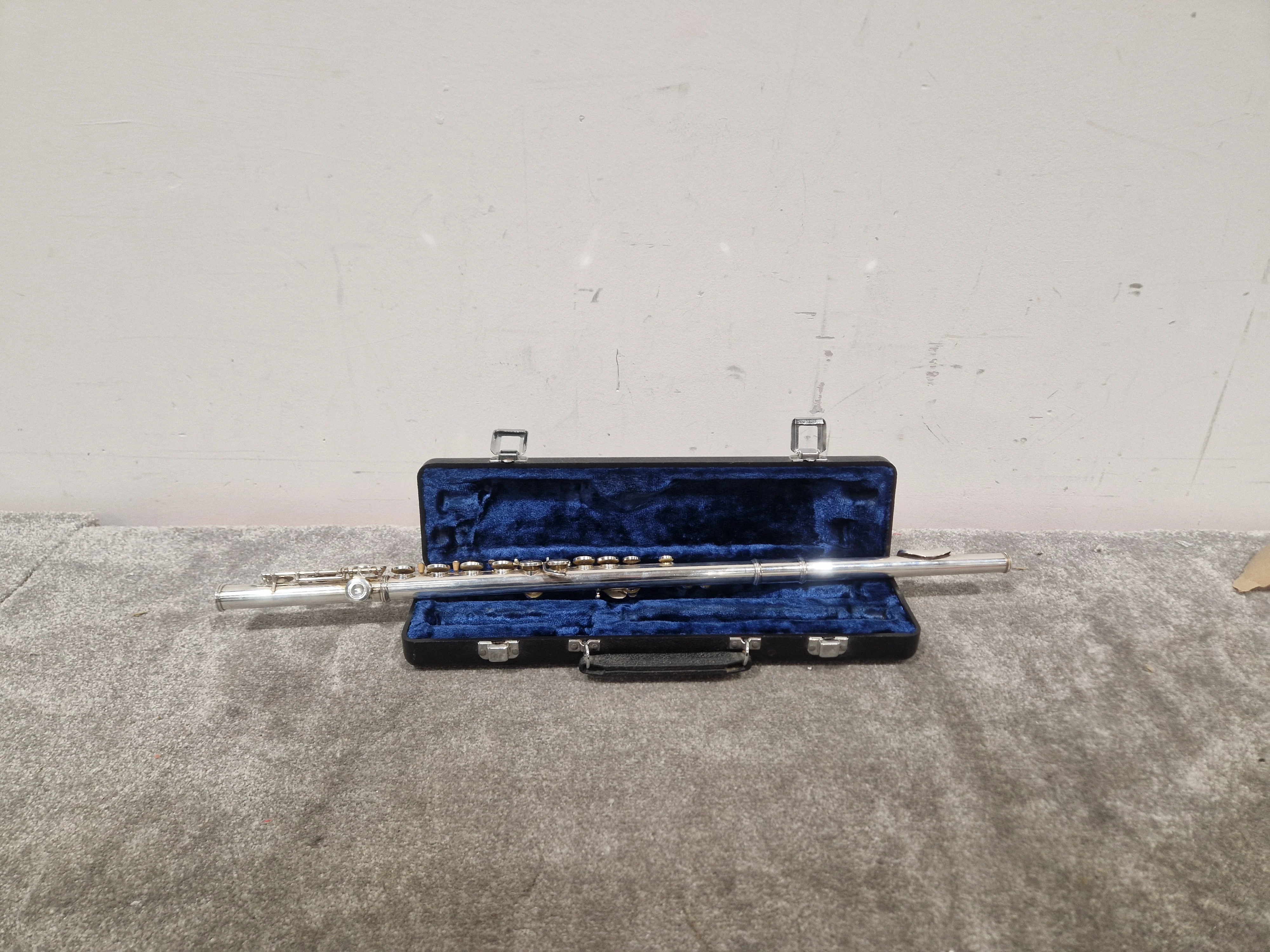 Elkhart 300 Series Silver Flute – Flute - Good w/ Hard Case - Image 12