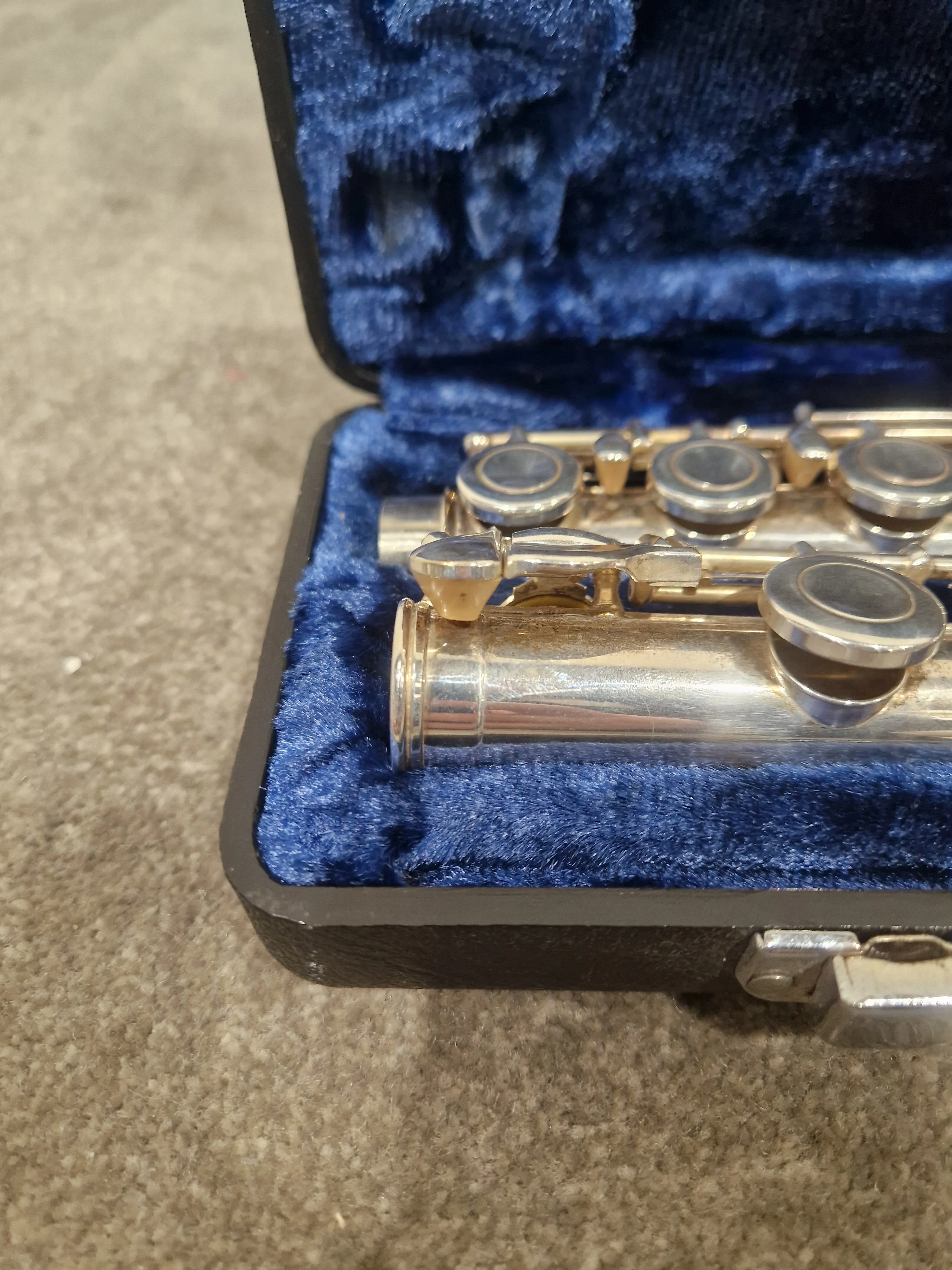 Elkhart 300 Series Silver Flute – Flute - Good w/ Hard Case - Image 3