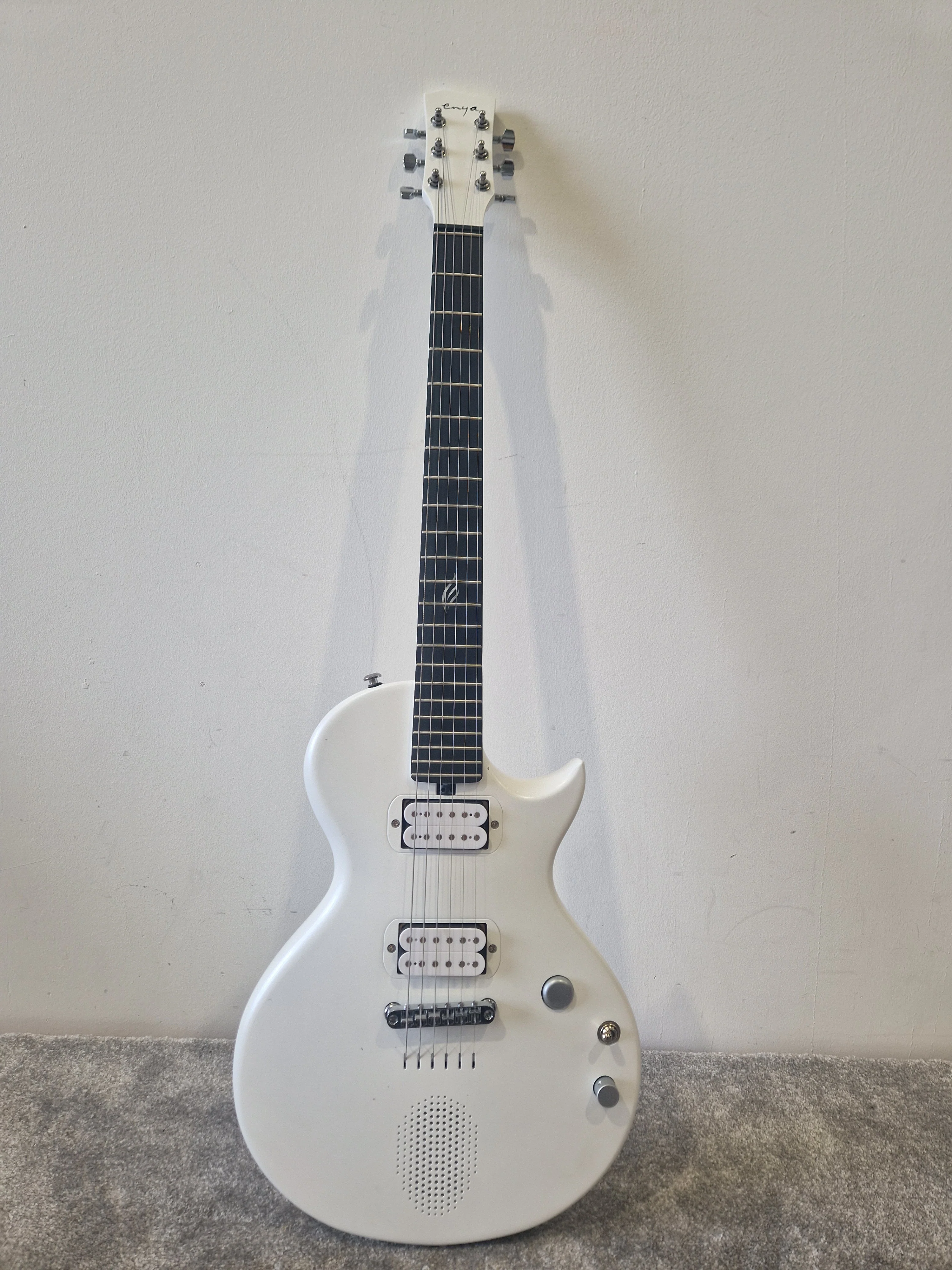 Enya Nova Go Sonic Smart Guitar – Carbon Fiber Build w/ Gig Bag – Very Good - Image 8