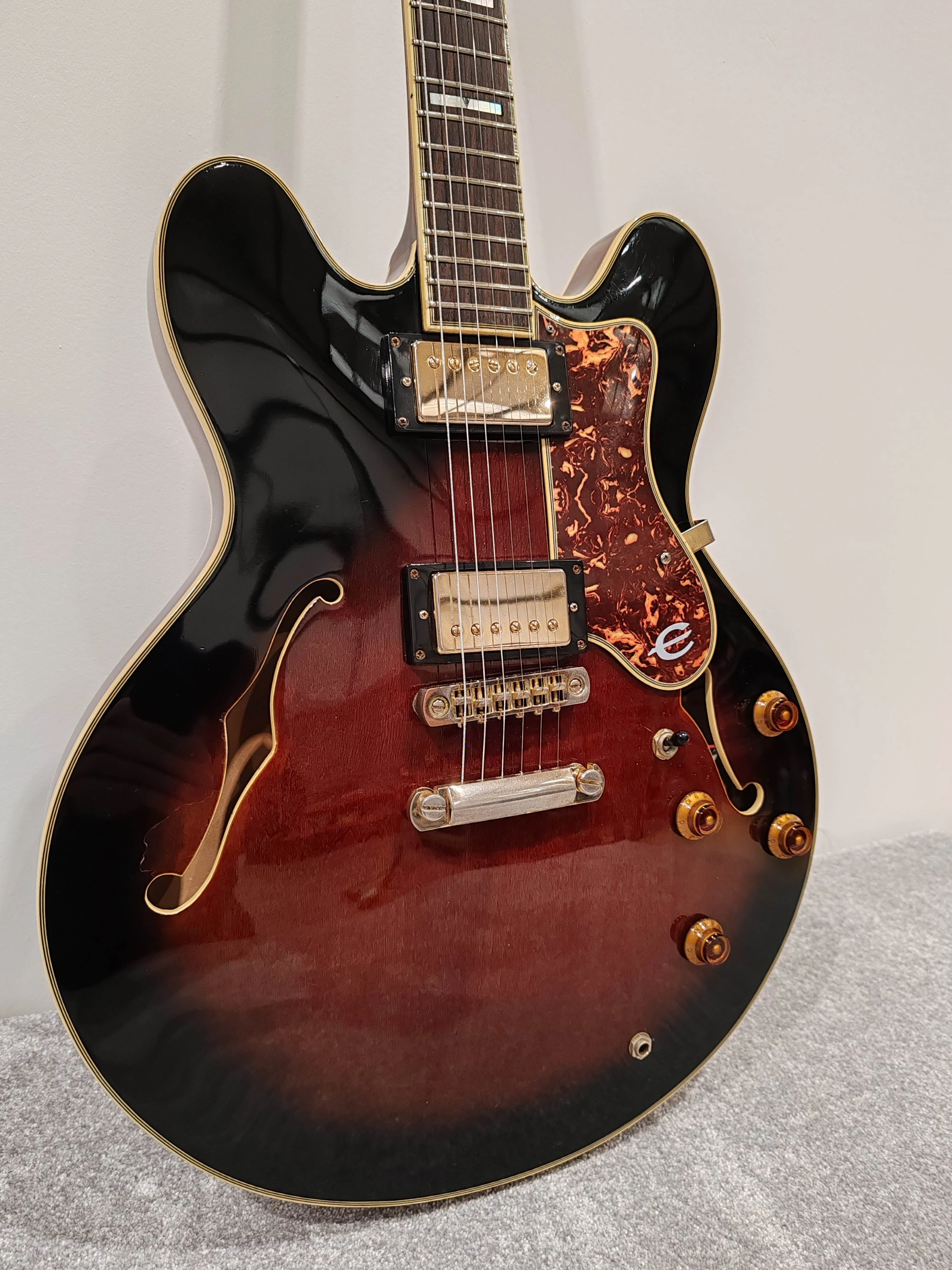 Epiphone 1989 Sheraton Electric Guitar + Hard Case - Professionally setup - Image 2