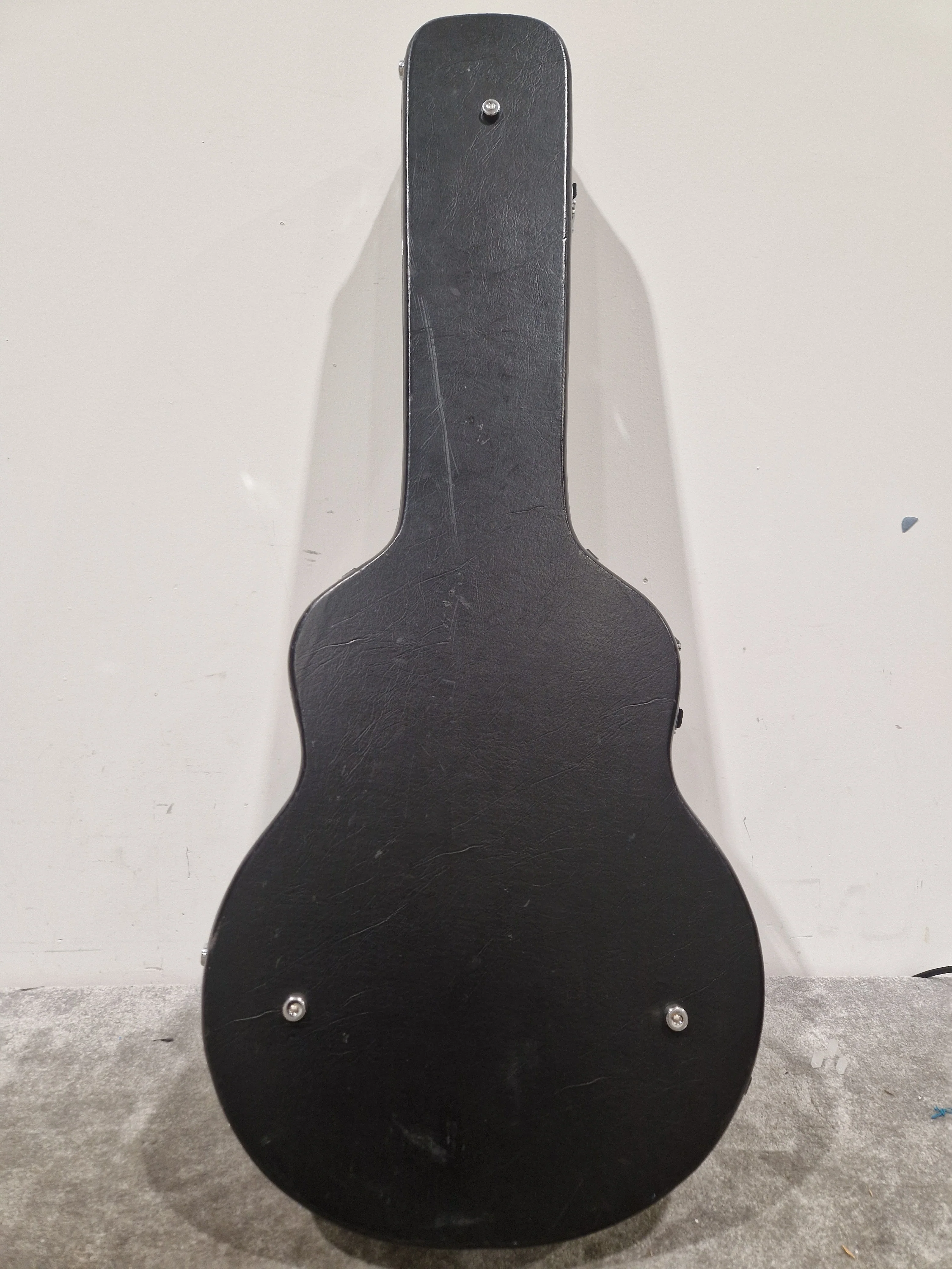 Epiphone Acoustic Hard Guitar Case Black Acoustic Guitar Case - Durable Protection - Excellent - Image 8