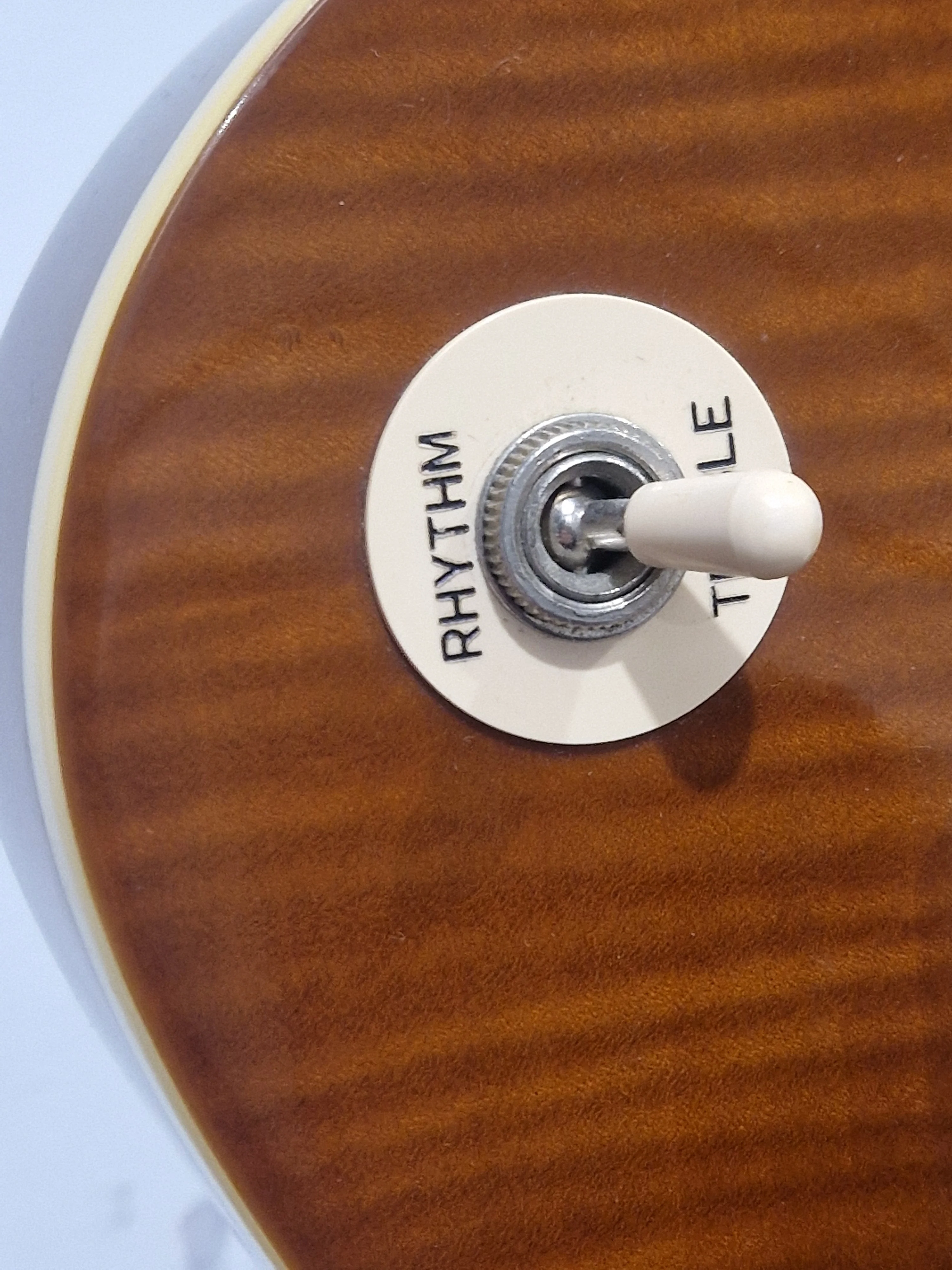 Epiphone Les Paul Honeyburst 2010 - Good w/ Hard Case & Full setup - Image 2