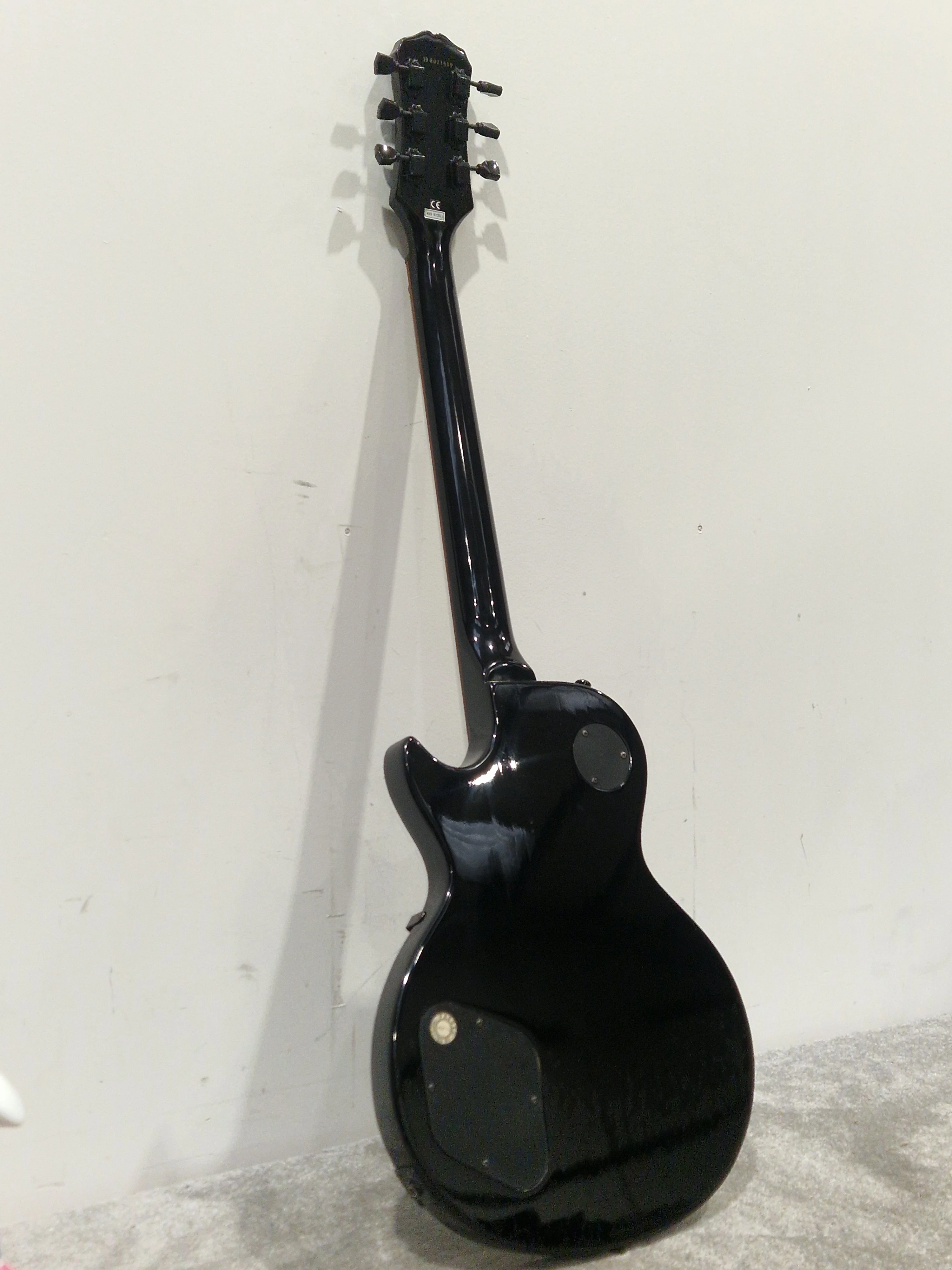 Epiphone Les Paul Studio Ebony - Solid Body Electric Guitar - Excellent w/ Full Set up - Image 4