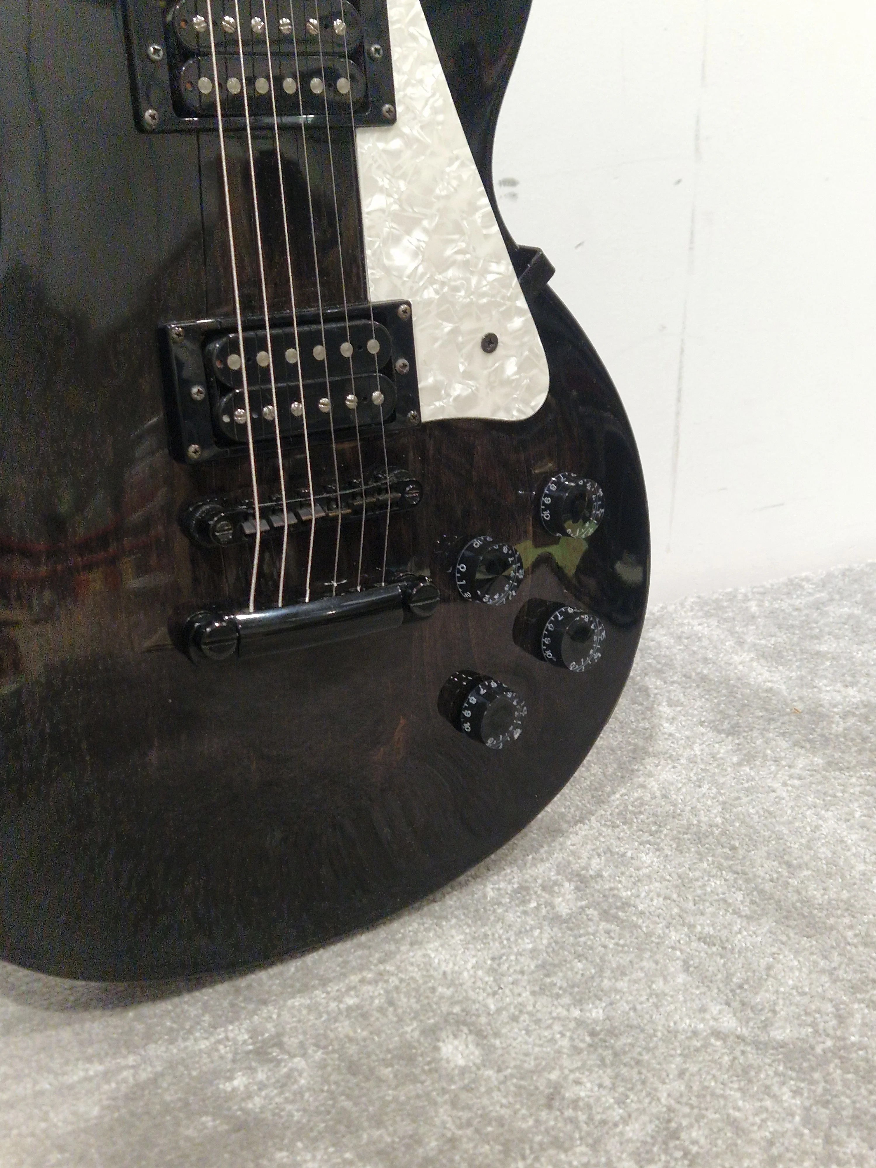 Epiphone Les Paul Studio Ebony - Solid Body Electric Guitar - Excellent w/ Full Set up - Image 6