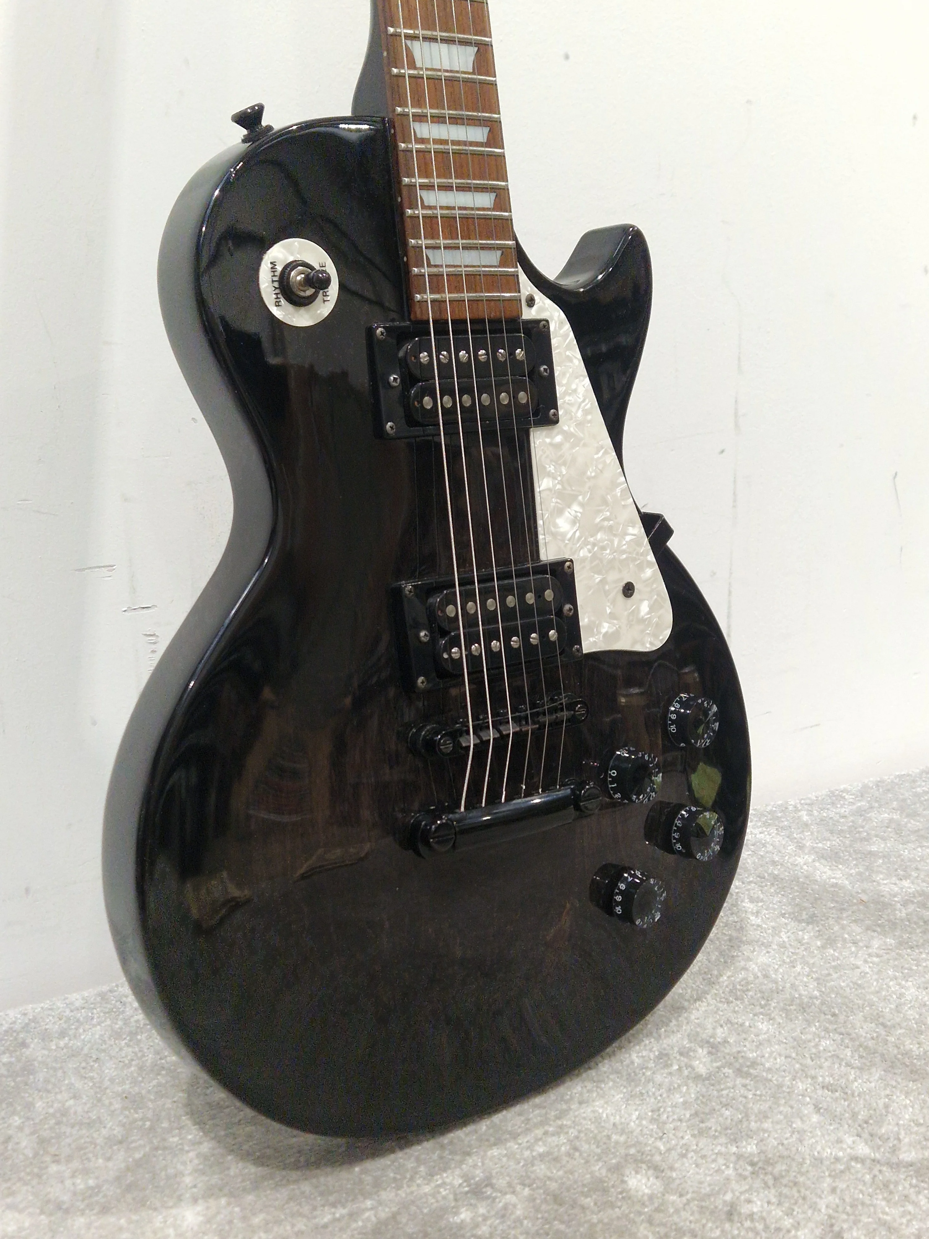 Epiphone Les Paul Studio Ebony - Solid Body Electric Guitar - Excellent w/ Full Set up - Image 8